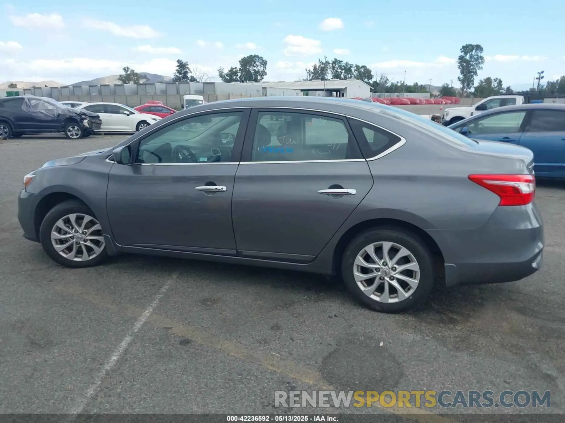 14 fotografías del automóvil dañado 3N1AB7AP3KY327751 NISSAN SENTRA 2019