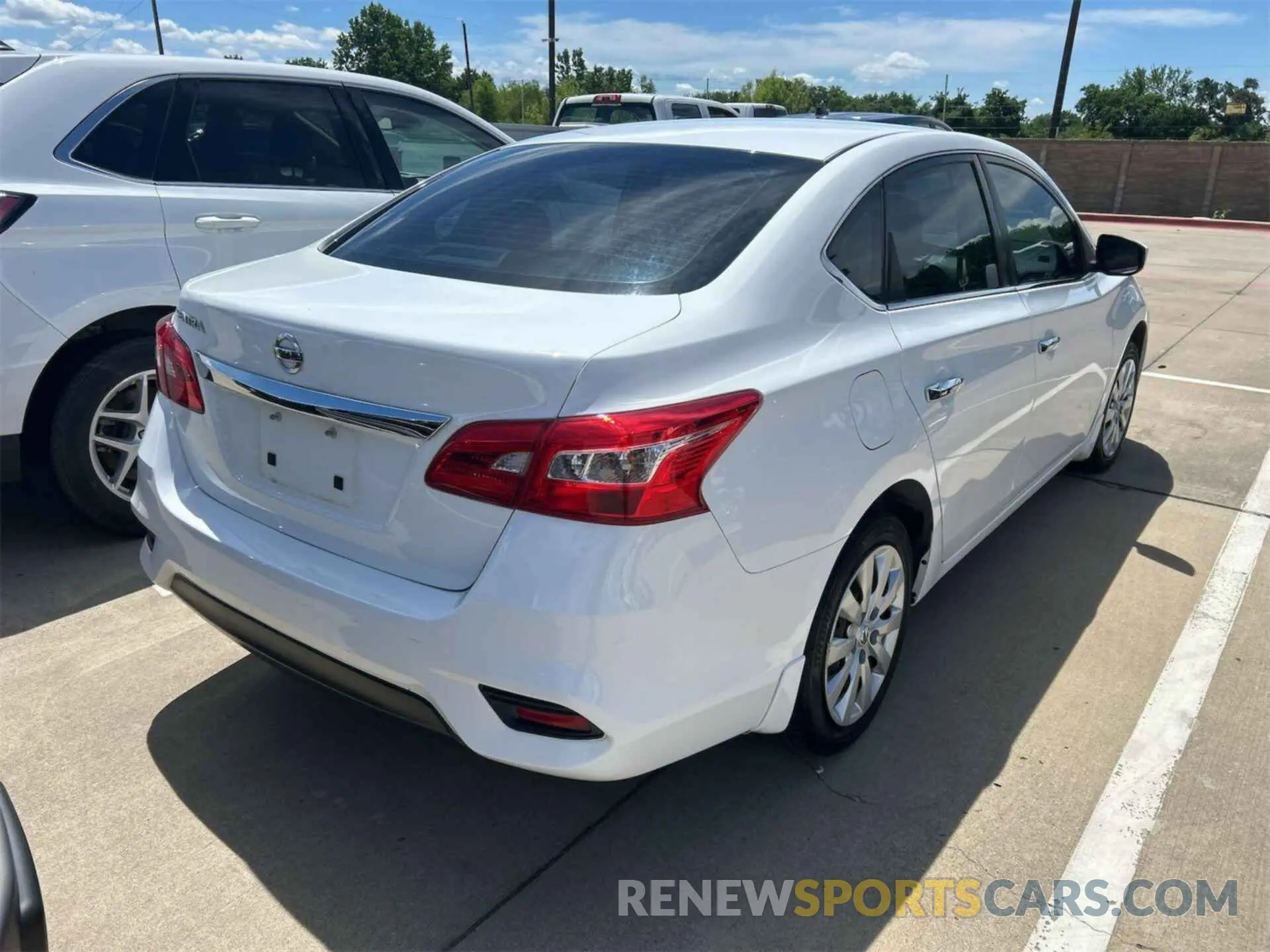 3 fotografías del automóvil dañado 3N1AB7AP3KY421242 NISSAN SENTRA 2019