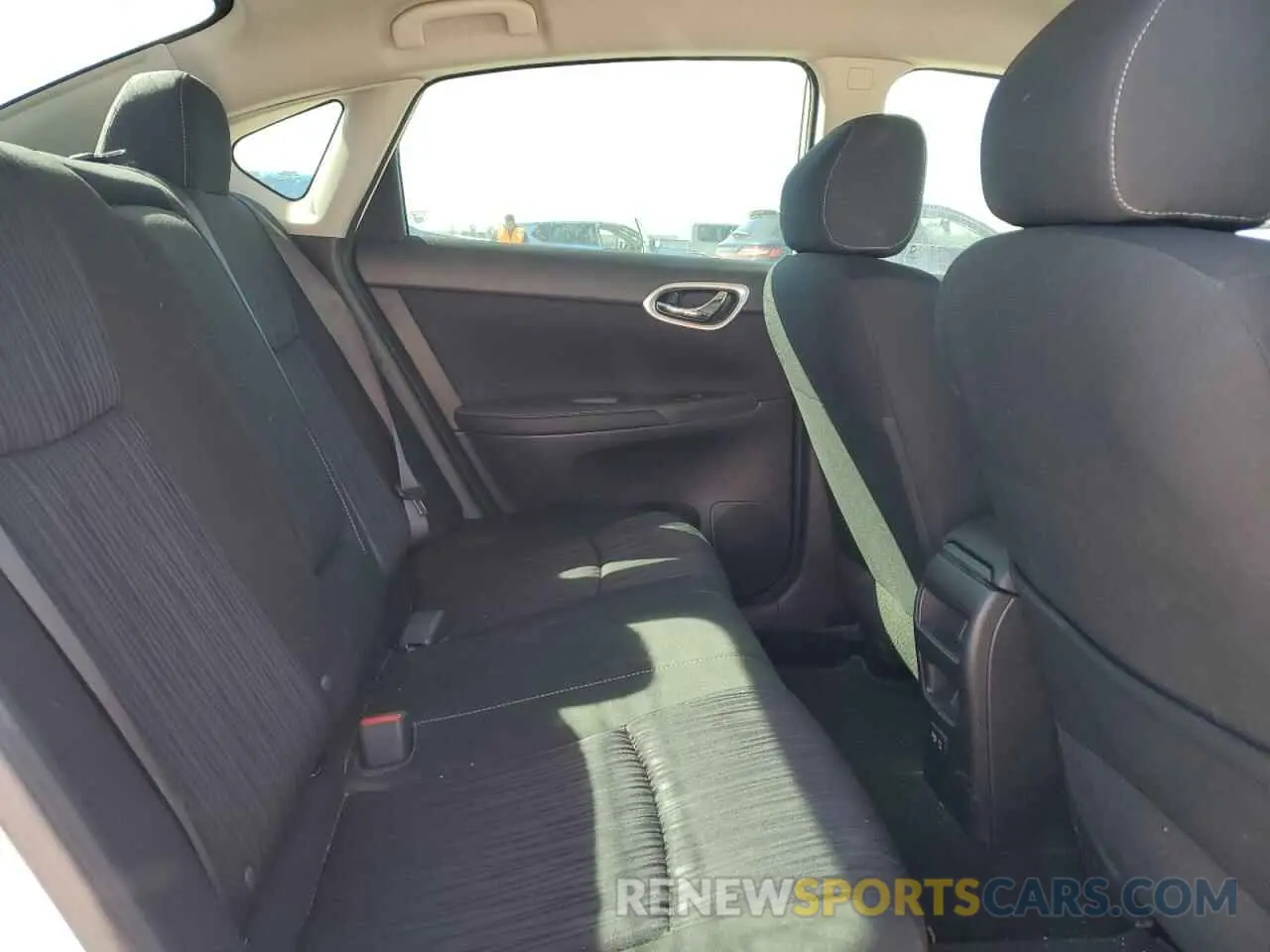 10 fotografías del automóvil dañado 3N1AB7AP4KL614657 NISSAN SENTRA 2019