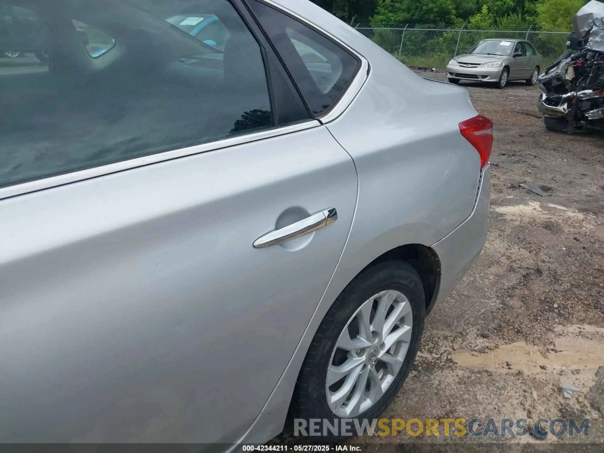 18 fotografías del automóvil dañado 3N1AB7AP4KL620149 NISSAN SENTRA 2019
