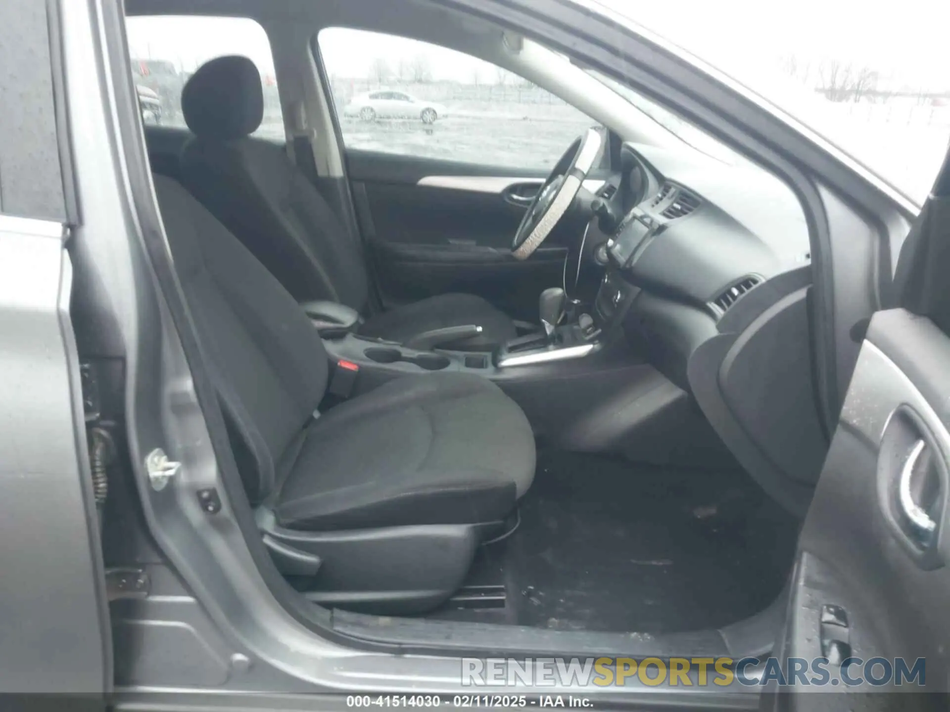 5 fotografías del automóvil dañado 3N1AB7AP4KY217761 NISSAN SENTRA 2019