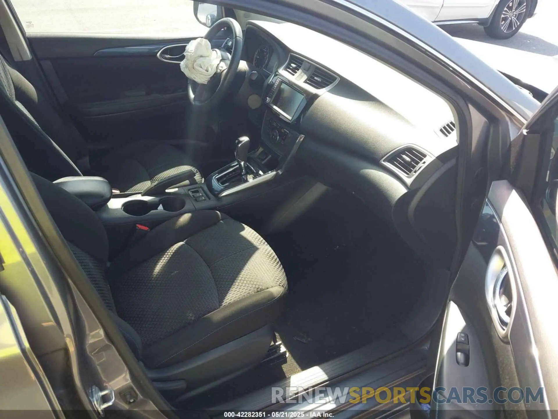 5 fotografías del automóvil dañado 3N1AB7AP4KY223236 NISSAN SENTRA 2019