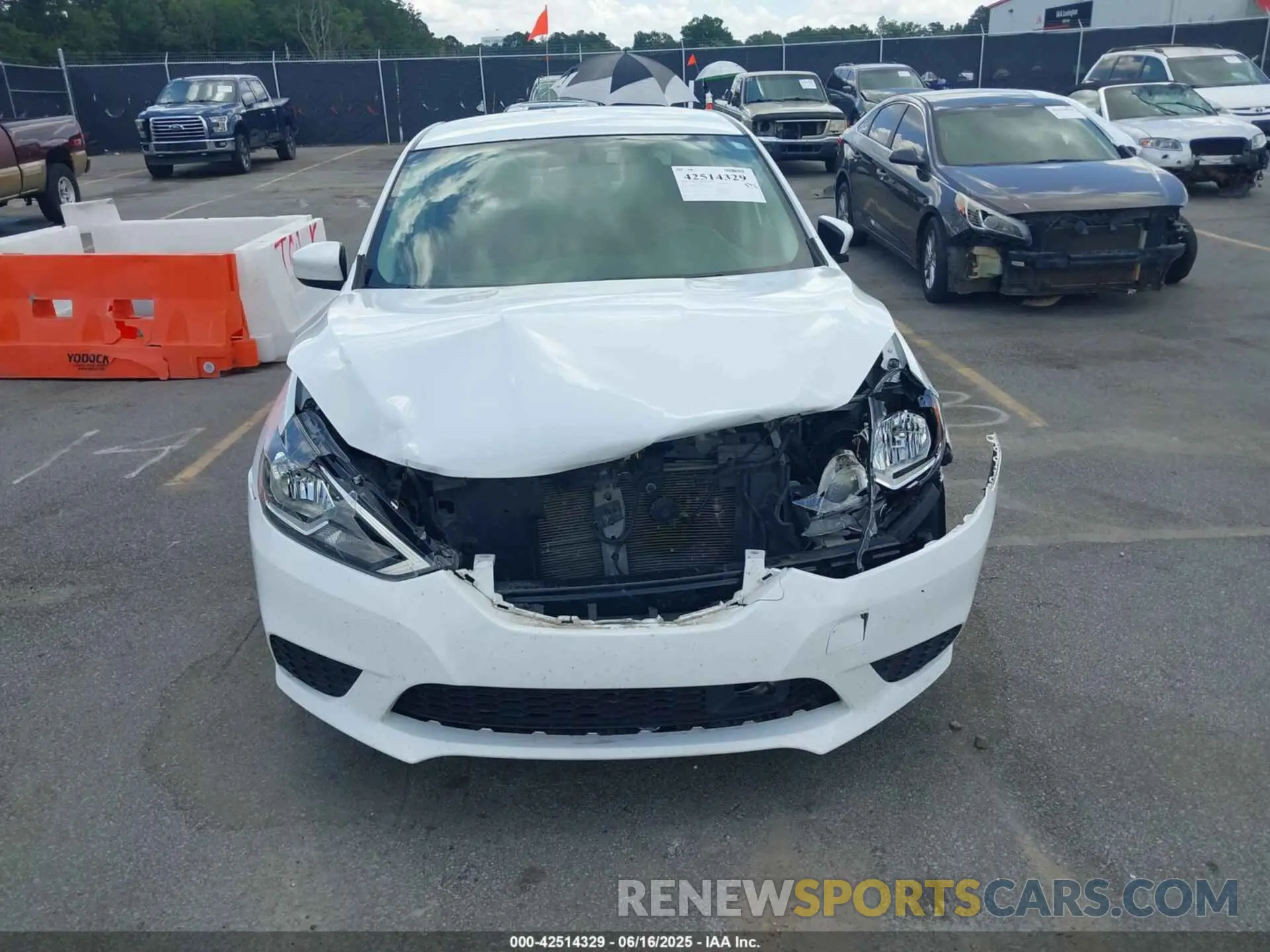 12 fotografías del automóvil dañado 3N1AB7AP4KY274297 NISSAN SENTRA 2019