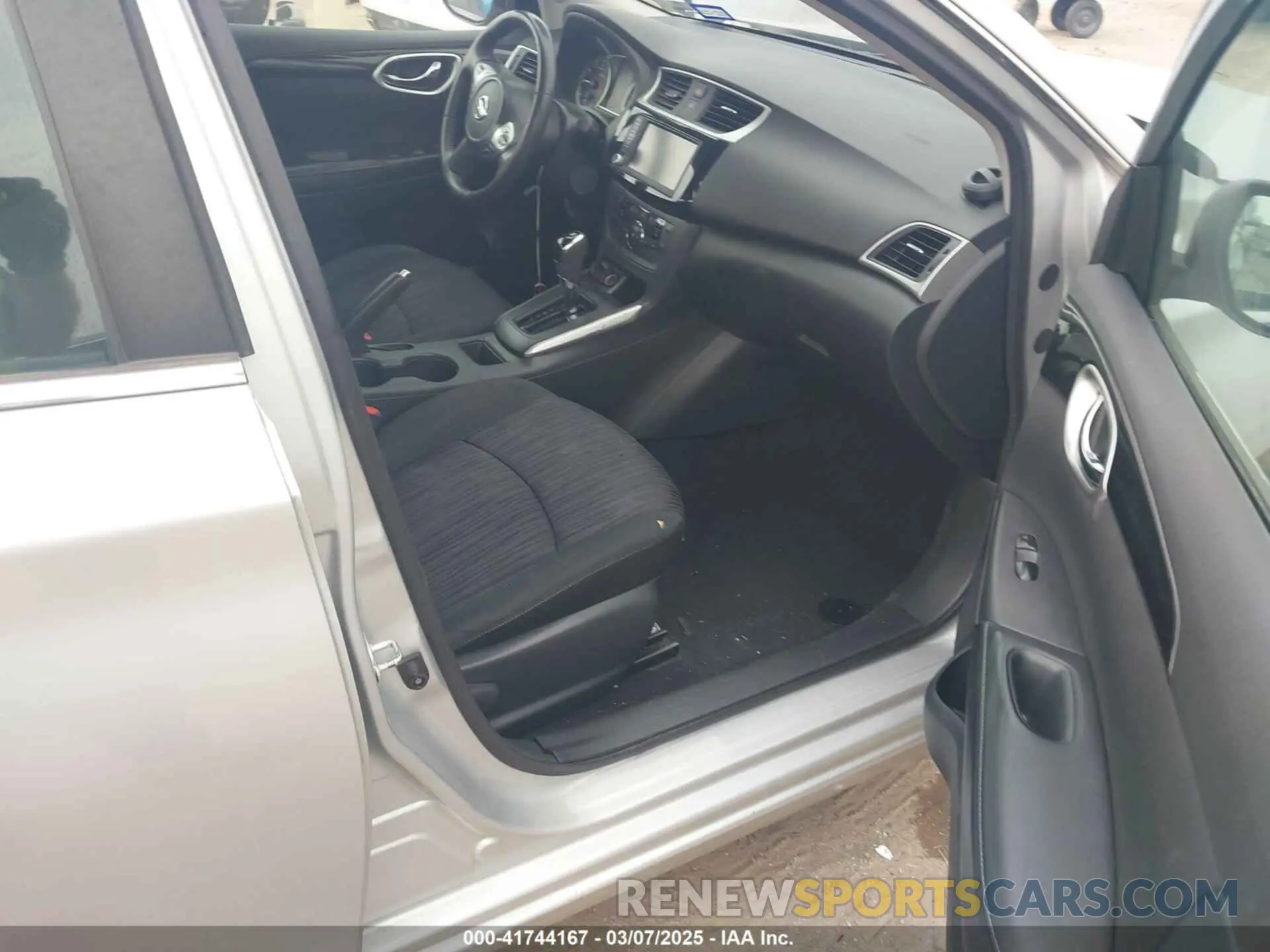 5 fotografías del automóvil dañado 3N1AB7AP4KY327516 NISSAN SENTRA 2019