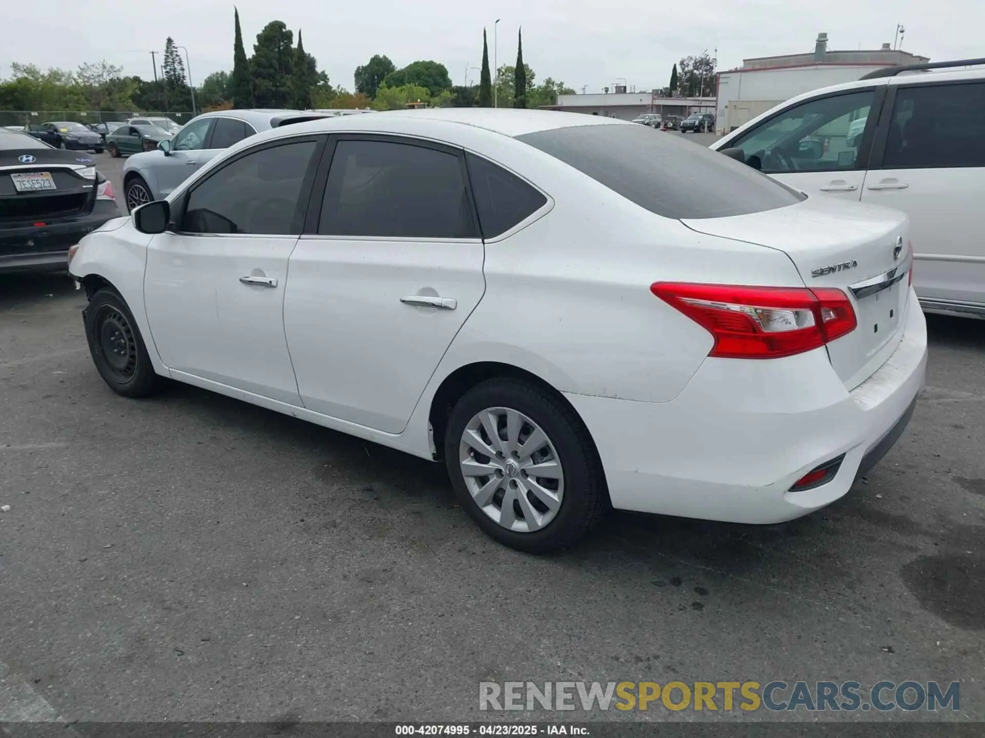 3 fotografías del automóvil dañado 3N1AB7AP4KY345191 NISSAN SENTRA 2019