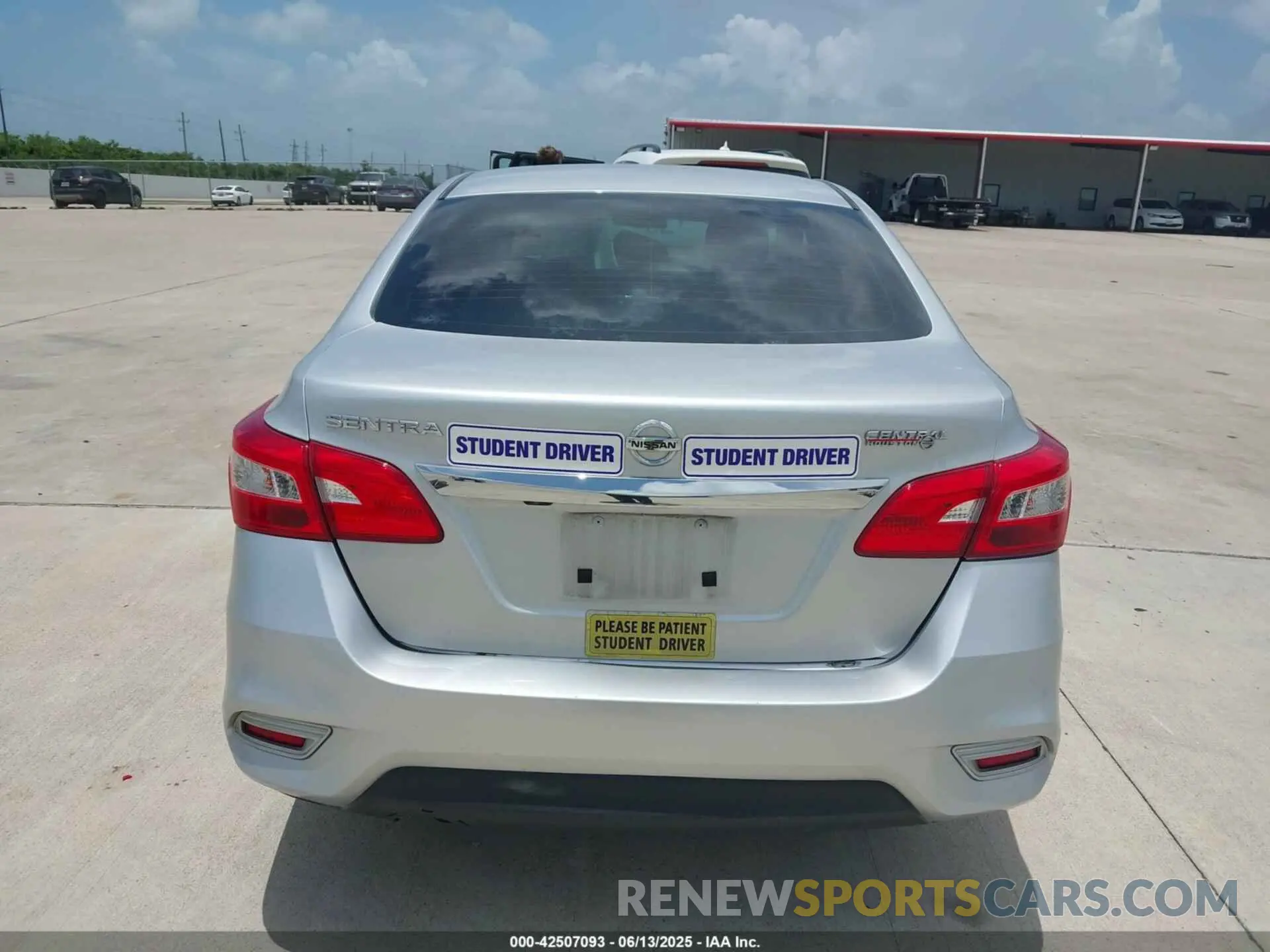 16 fotografías del automóvil dañado 3N1AB7AP4KY388879 NISSAN SENTRA 2019