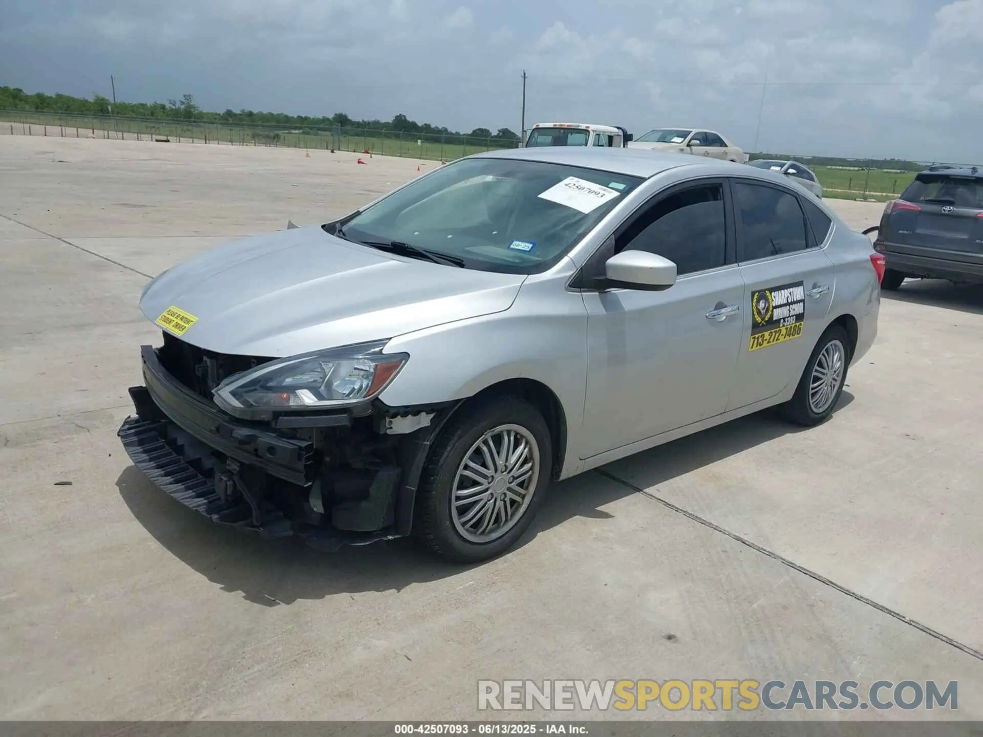 2 fotografías del automóvil dañado 3N1AB7AP4KY388879 NISSAN SENTRA 2019