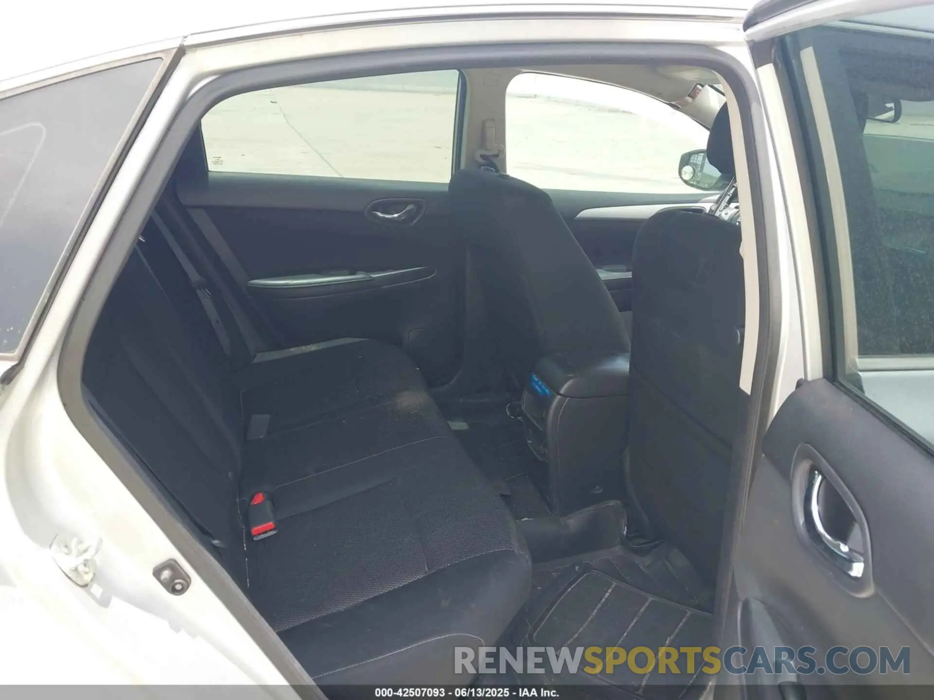 8 fotografías del automóvil dañado 3N1AB7AP4KY388879 NISSAN SENTRA 2019