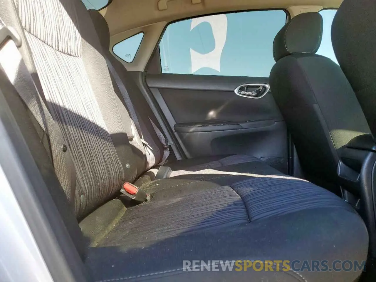 10 fotografías del automóvil dañado 3N1AB7AP4KY407902 NISSAN SENTRA 2019