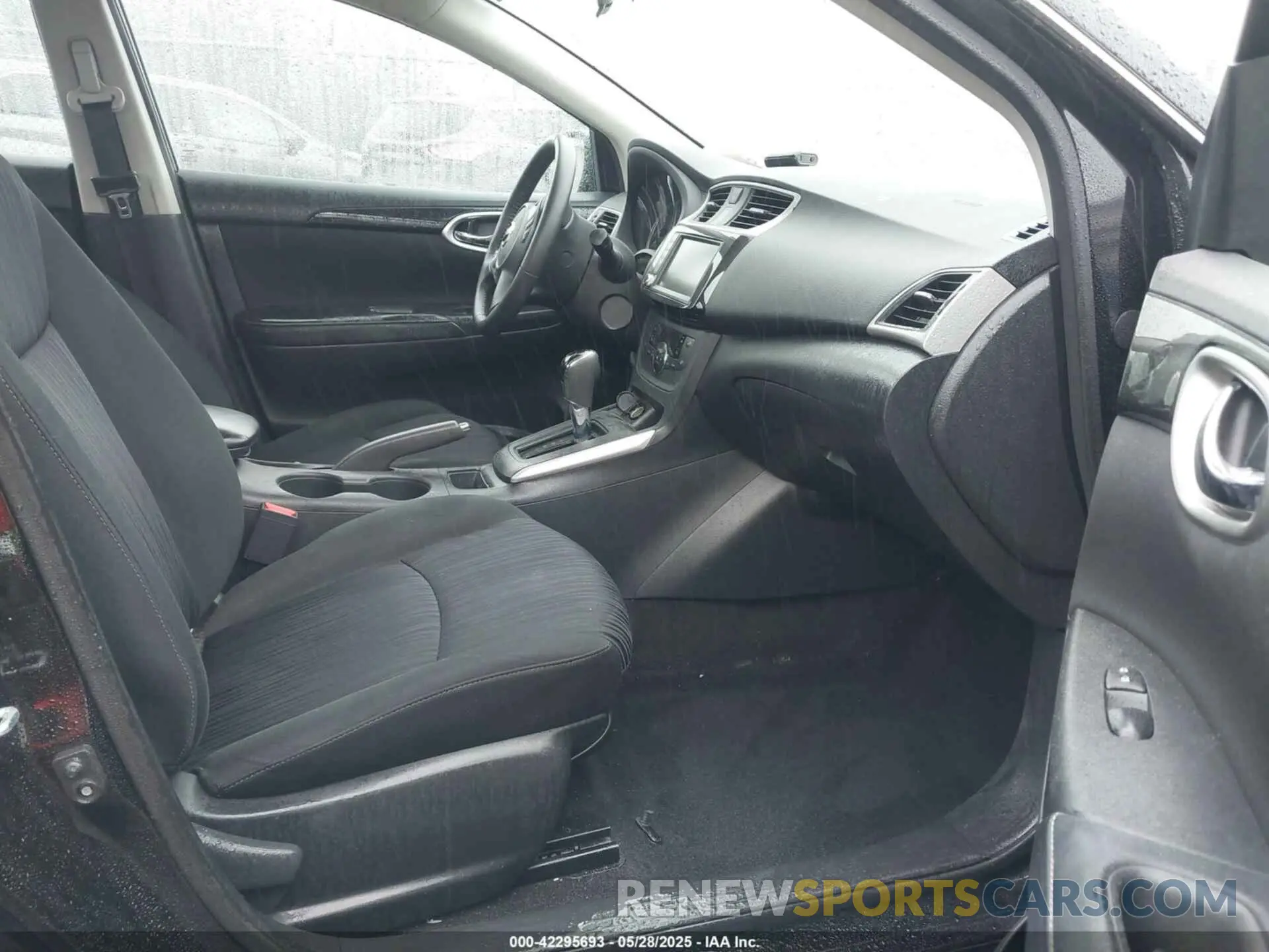 5 fotografías del automóvil dañado 3N1AB7AP4KY417717 NISSAN SENTRA 2019