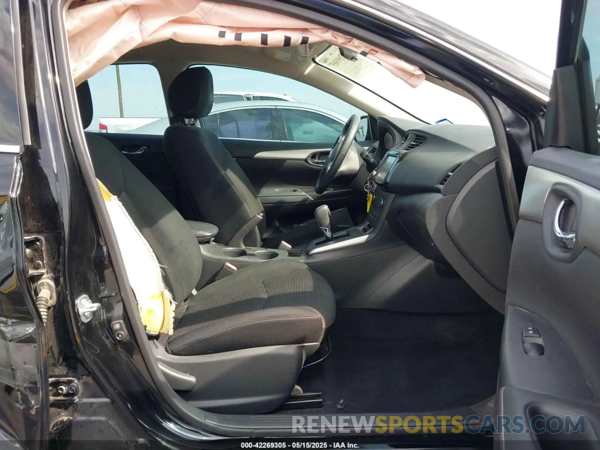 5 fotografías del automóvil dañado 3N1AB7AP4KY425705 NISSAN SENTRA 2019