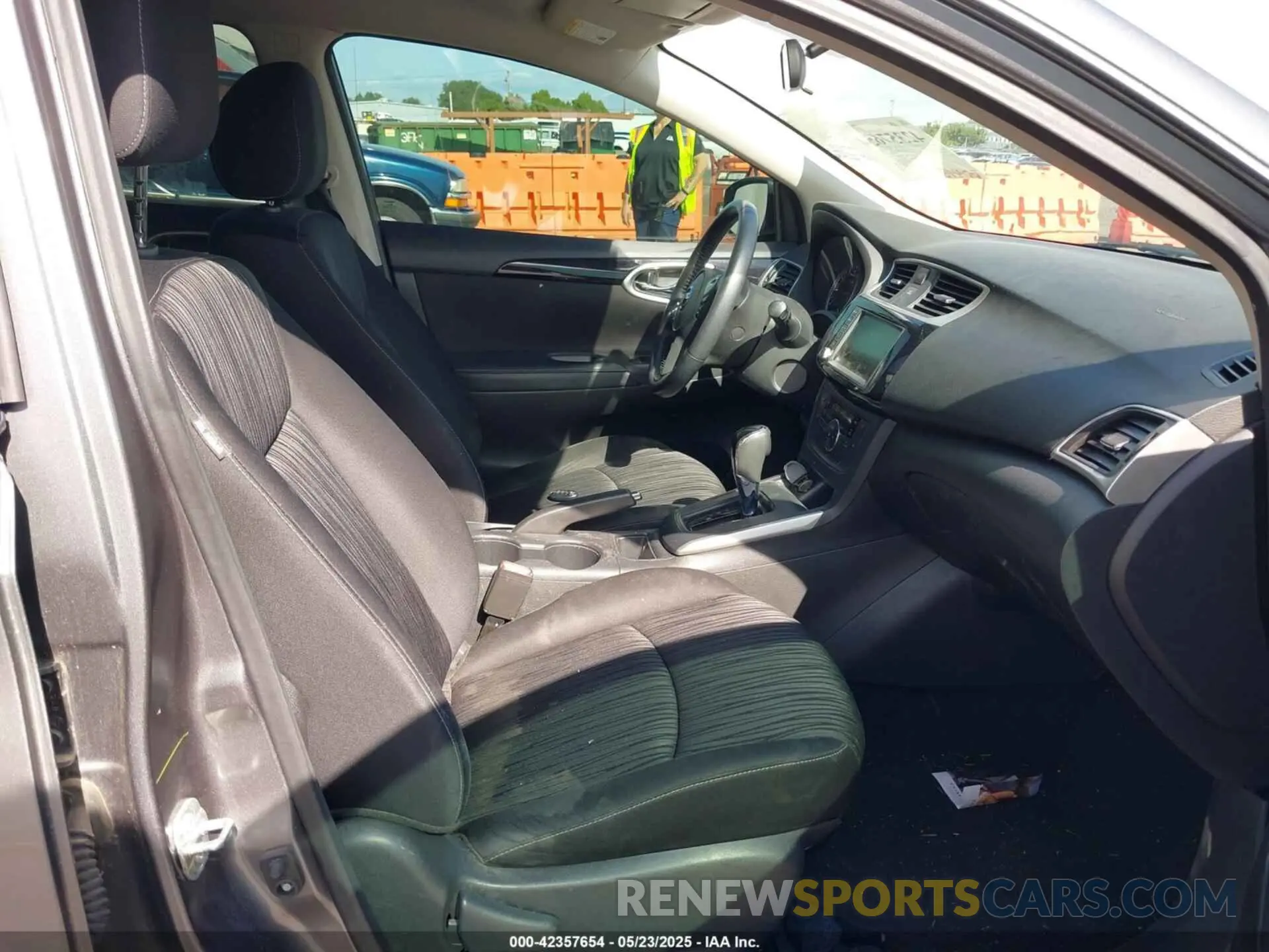 5 fotografías del automóvil dañado 3N1AB7AP5KL612335 NISSAN SENTRA 2019