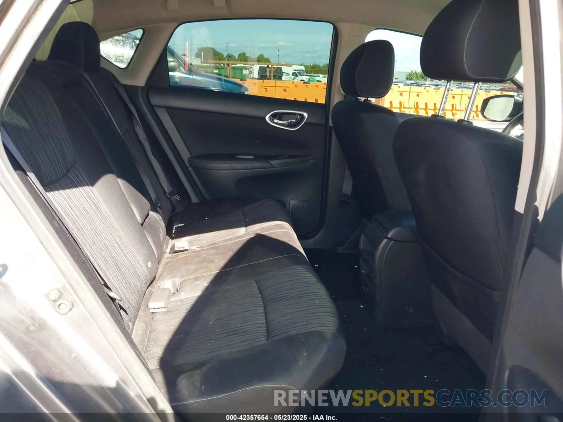 8 fotografías del automóvil dañado 3N1AB7AP5KL612335 NISSAN SENTRA 2019