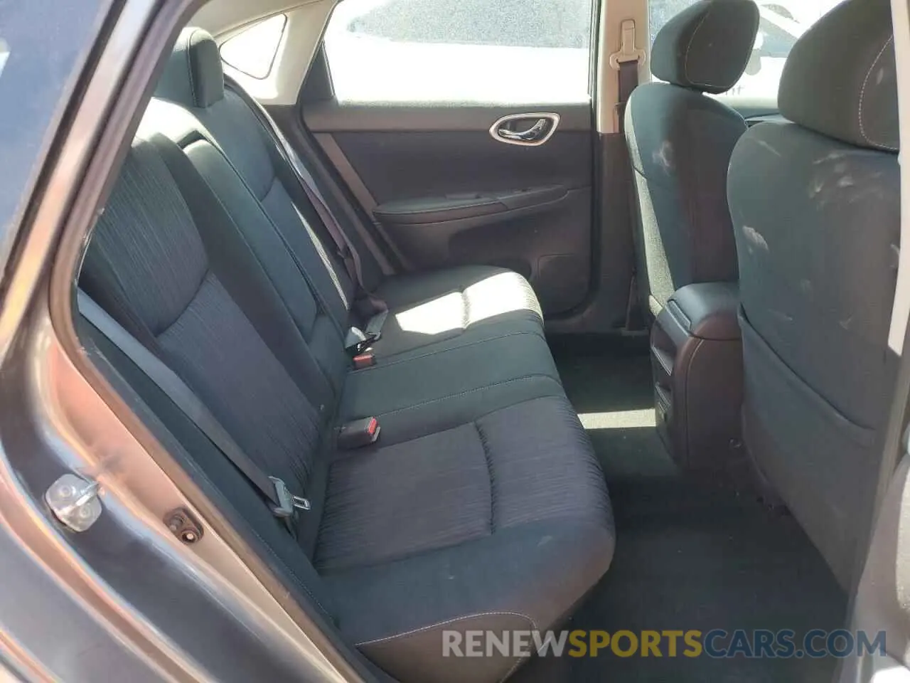 10 fotografías del automóvil dañado 3N1AB7AP5KL622847 NISSAN SENTRA 2019