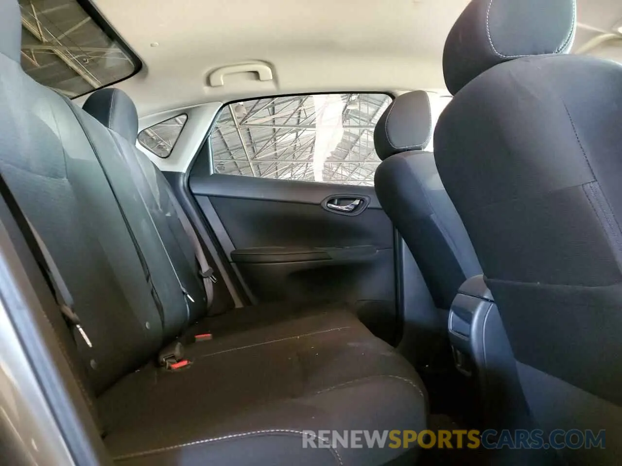 10 fotografías del automóvil dañado 3N1AB7AP5KY211998 NISSAN SENTRA 2019