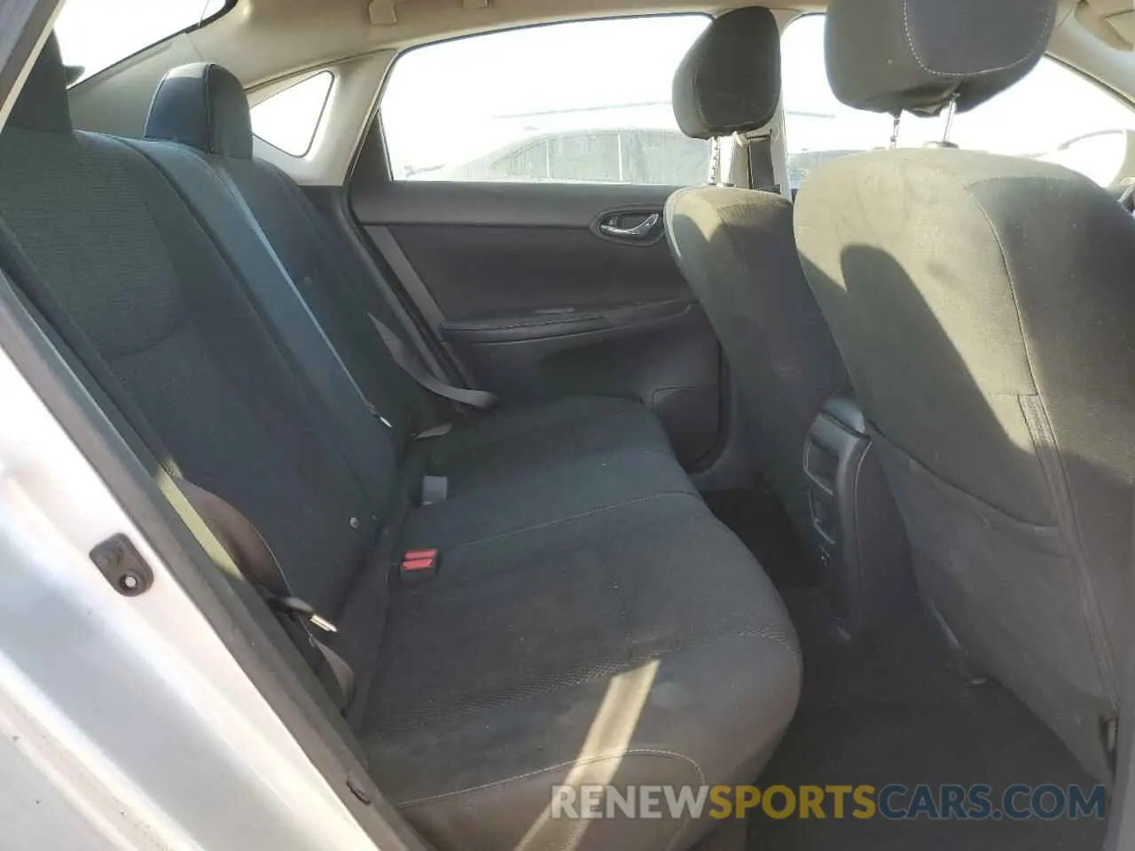10 fotografías del automóvil dañado 3N1AB7AP5KY309736 NISSAN SENTRA 2019