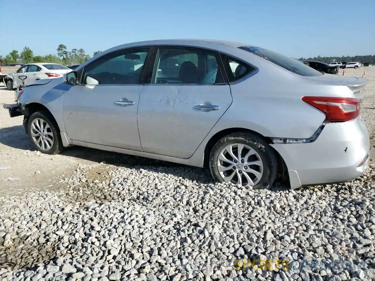 2 fotografías del automóvil dañado 3N1AB7AP5KY309736 NISSAN SENTRA 2019