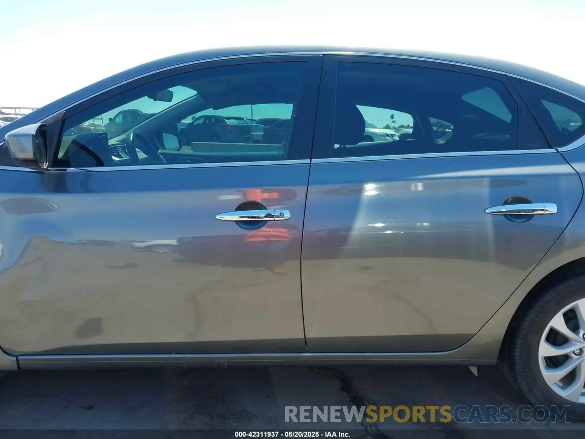 13 fotografías del automóvil dañado 3N1AB7AP5KY312085 NISSAN SENTRA 2019