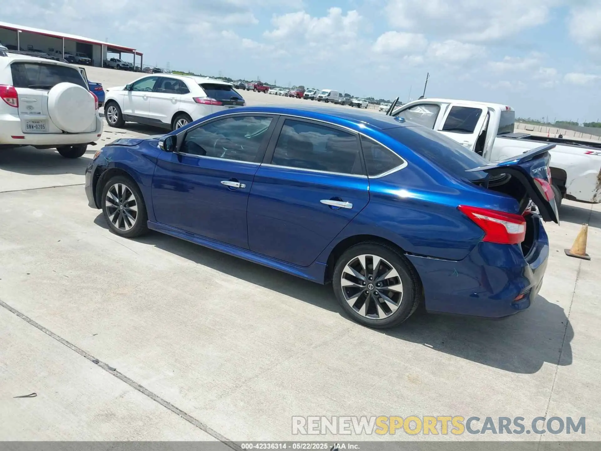 3 fotografías del automóvil dañado 3N1AB7AP5KY312121 NISSAN SENTRA 2019