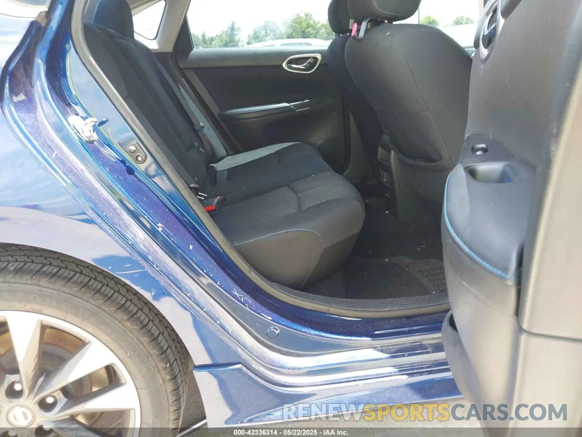 8 fotografías del automóvil dañado 3N1AB7AP5KY312121 NISSAN SENTRA 2019