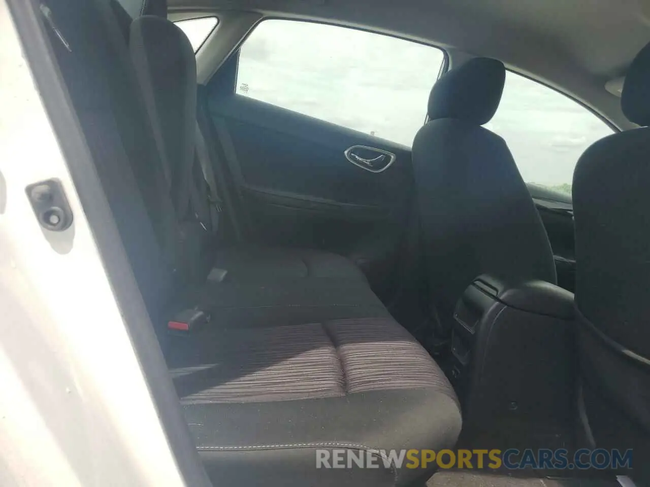 10 fotografías del automóvil dañado 3N1AB7AP5KY329971 NISSAN SENTRA 2019