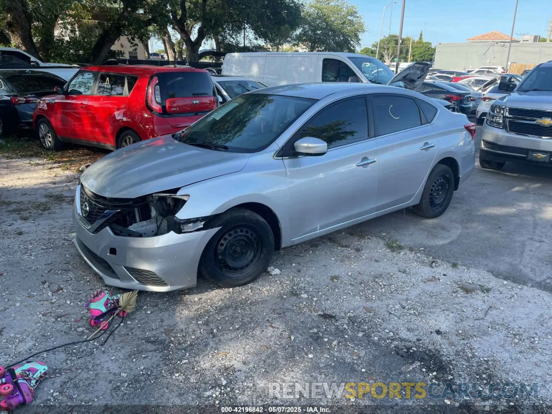 2 fotografías del automóvil dañado 3N1AB7AP5KY332143 NISSAN SENTRA 2019
