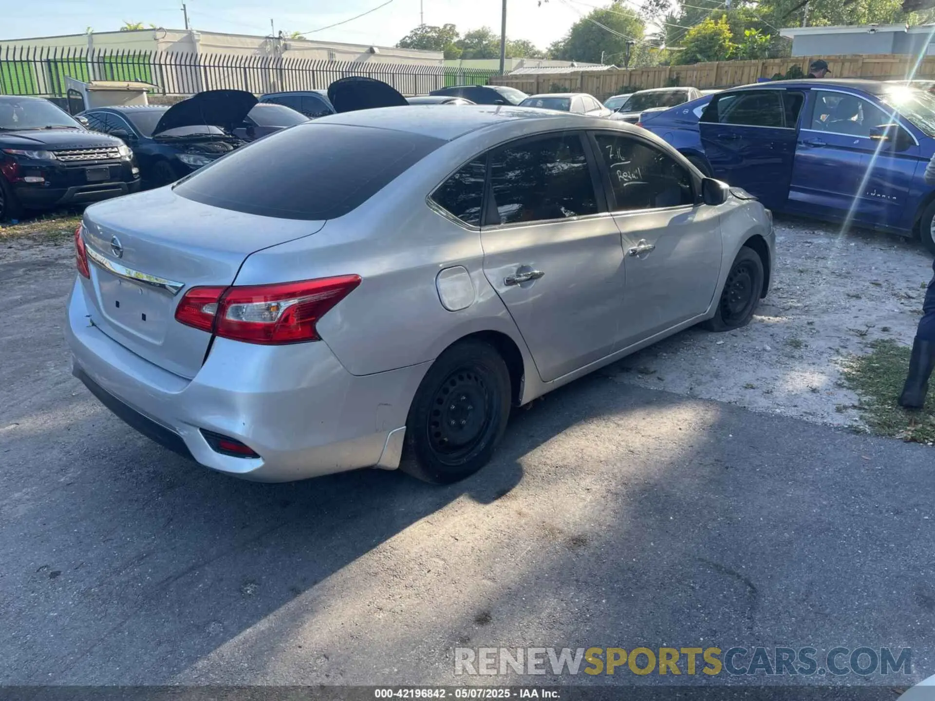 4 fotografías del automóvil dañado 3N1AB7AP5KY332143 NISSAN SENTRA 2019