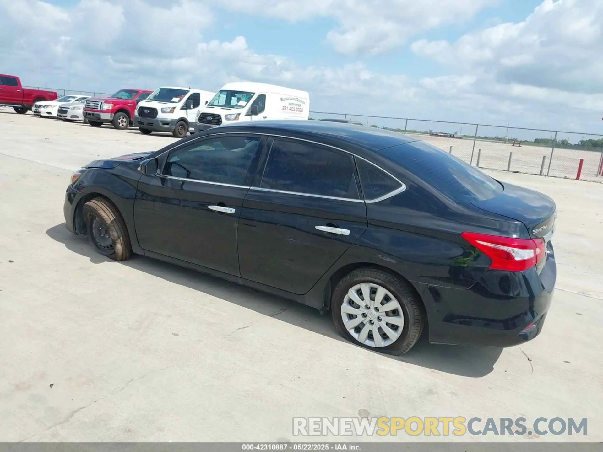3 fotografías del automóvil dañado 3N1AB7AP5KY376952 NISSAN SENTRA 2019