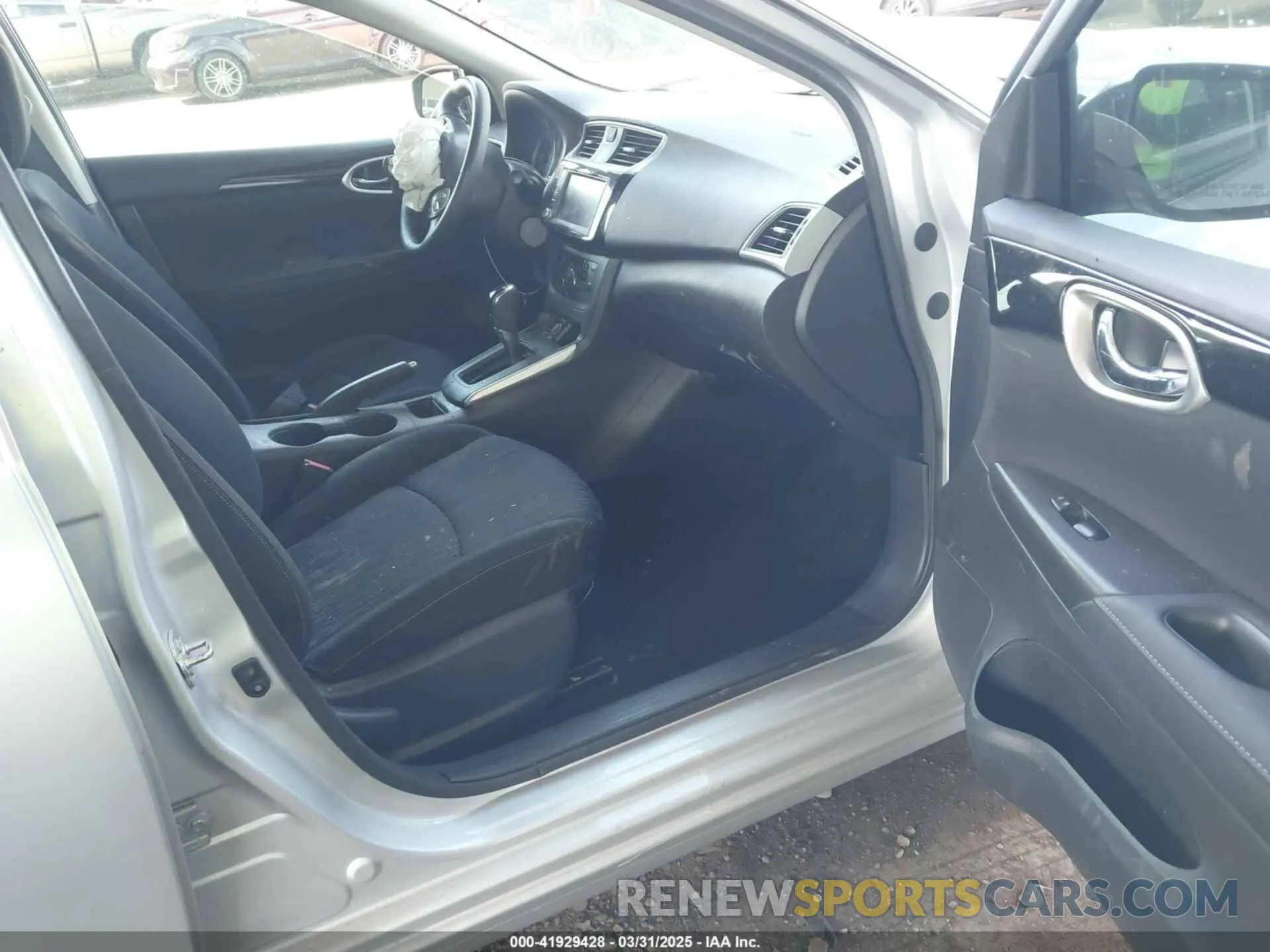5 fotografías del automóvil dañado 3N1AB7AP5KY392360 NISSAN SENTRA 2019