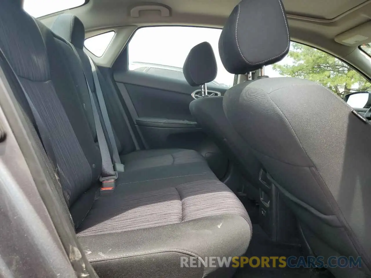 10 fotografías del automóvil dañado 3N1AB7AP5KY444702 NISSAN SENTRA 2019