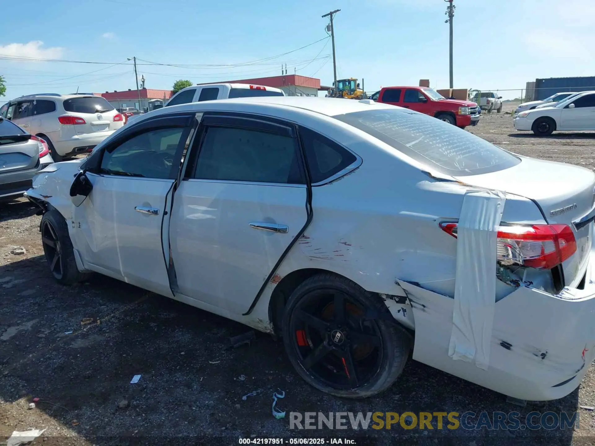 15 fotografías del automóvil dañado 3N1AB7AP5KY455635 NISSAN SENTRA 2019