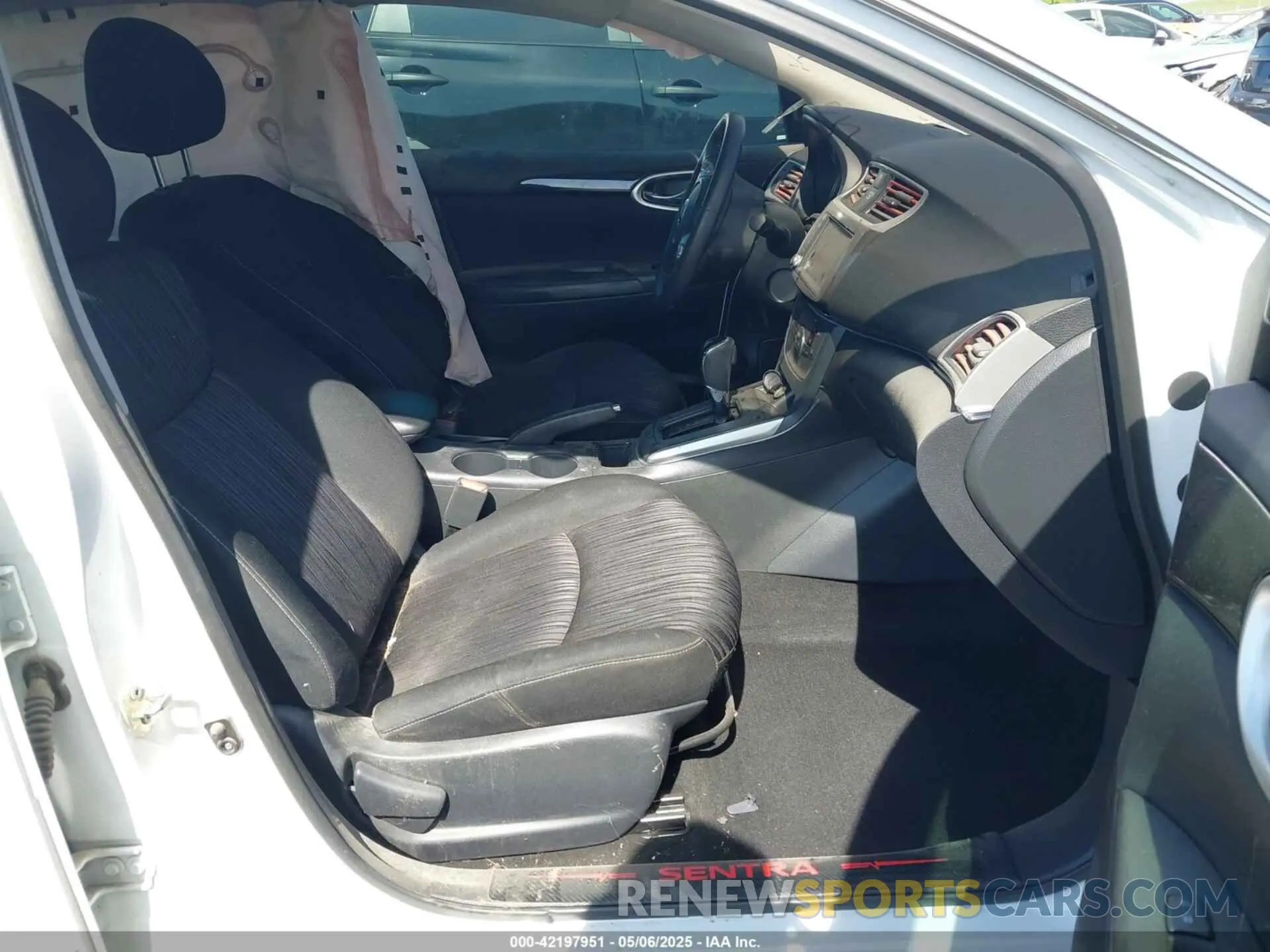 5 fotografías del automóvil dañado 3N1AB7AP5KY455635 NISSAN SENTRA 2019