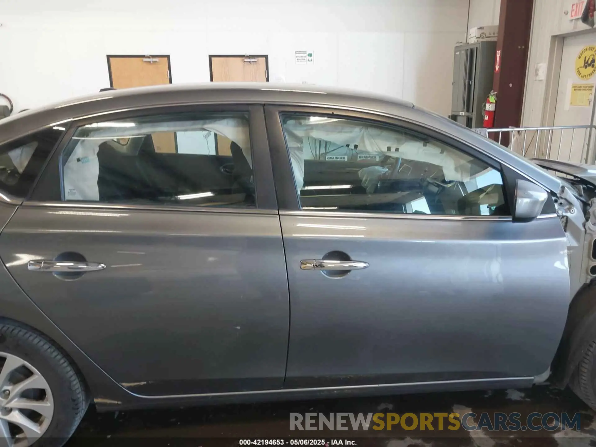 14 fotografías del automóvil dañado 3N1AB7AP6KY220869 NISSAN SENTRA 2019