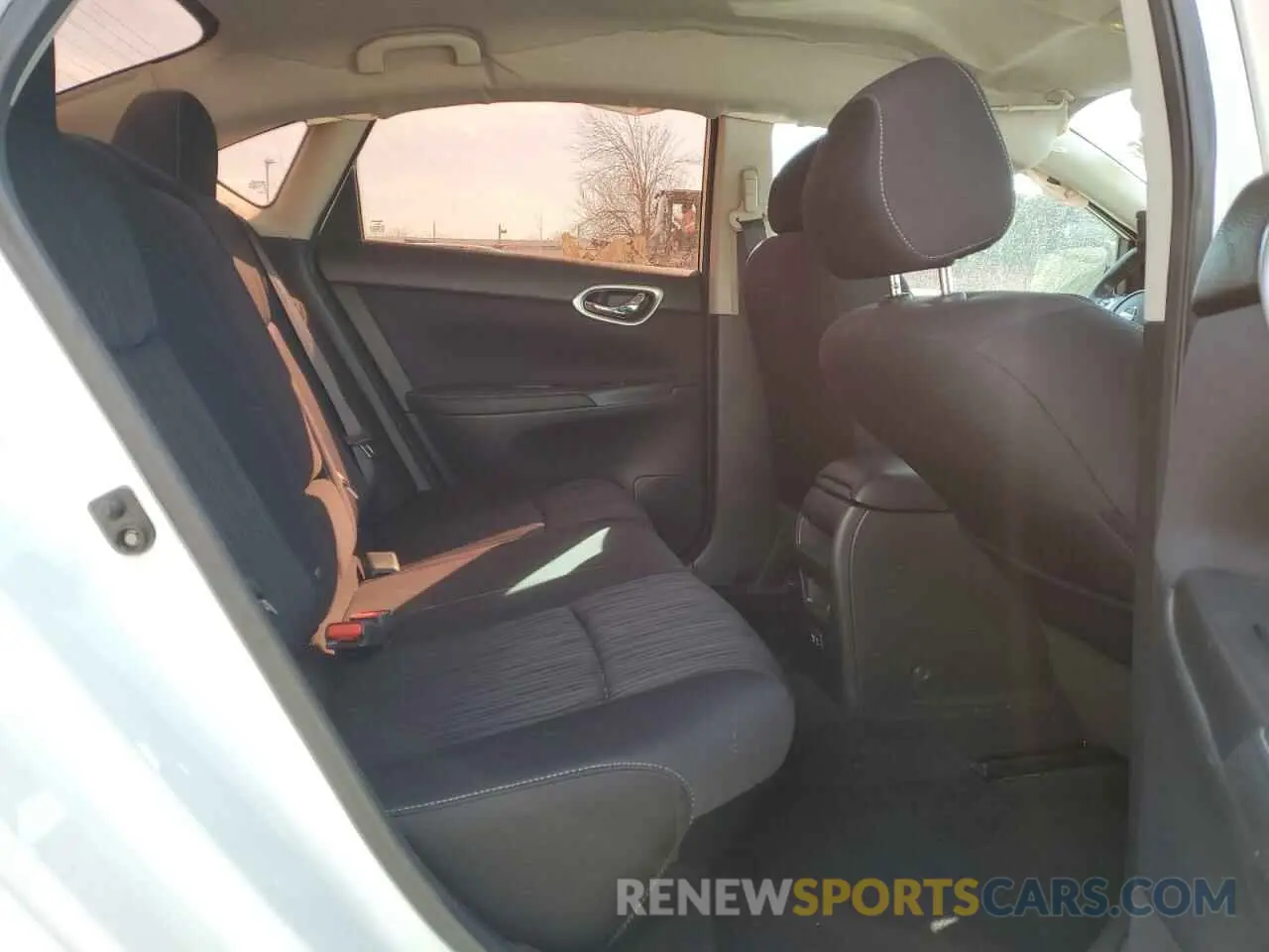 10 fotografías del automóvil dañado 3N1AB7AP6KY241883 NISSAN SENTRA 2019