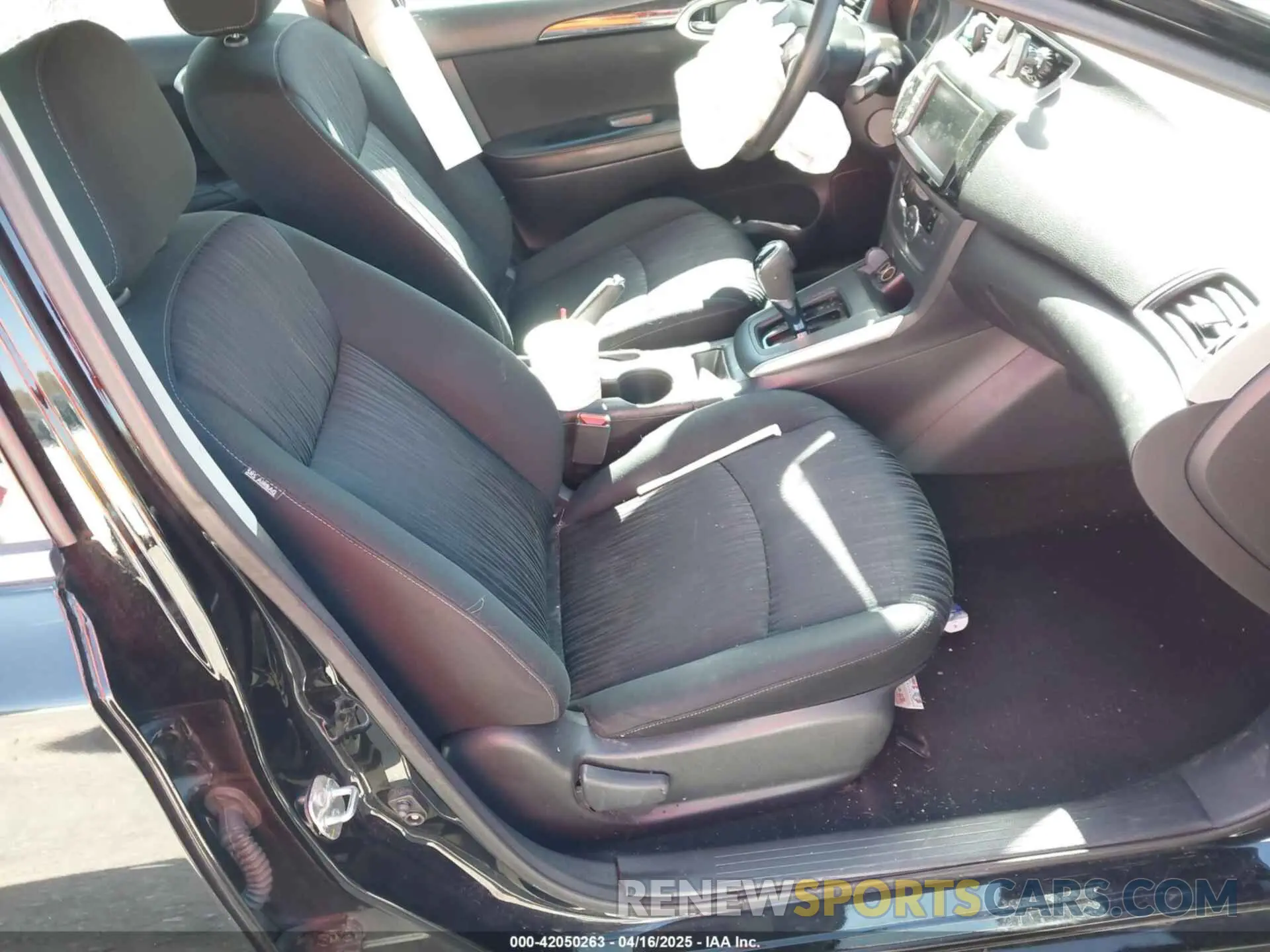 5 fotografías del automóvil dañado 3N1AB7AP6KY298908 NISSAN SENTRA 2019