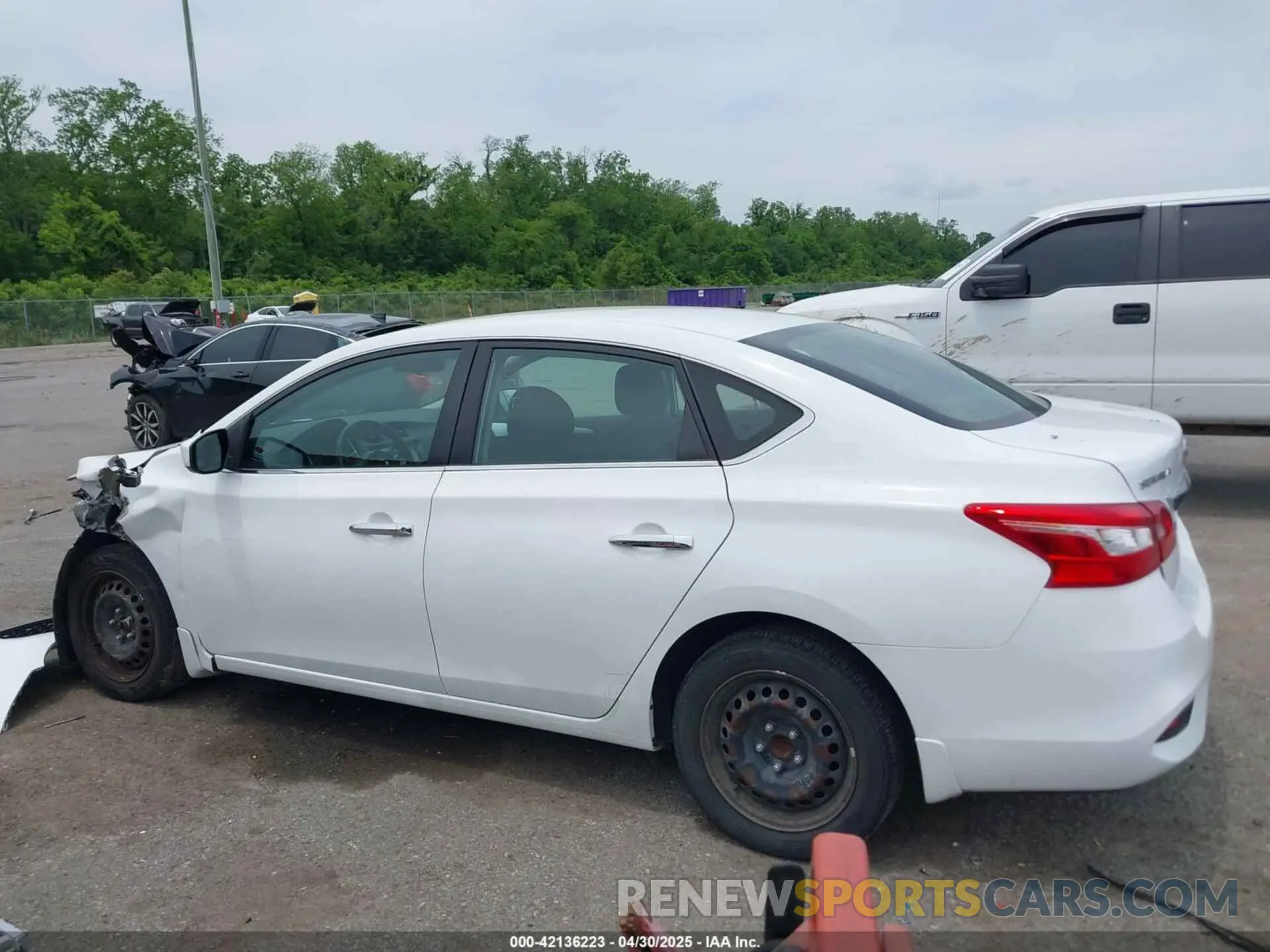 14 fotografías del automóvil dañado 3N1AB7AP6KY335665 NISSAN SENTRA 2019