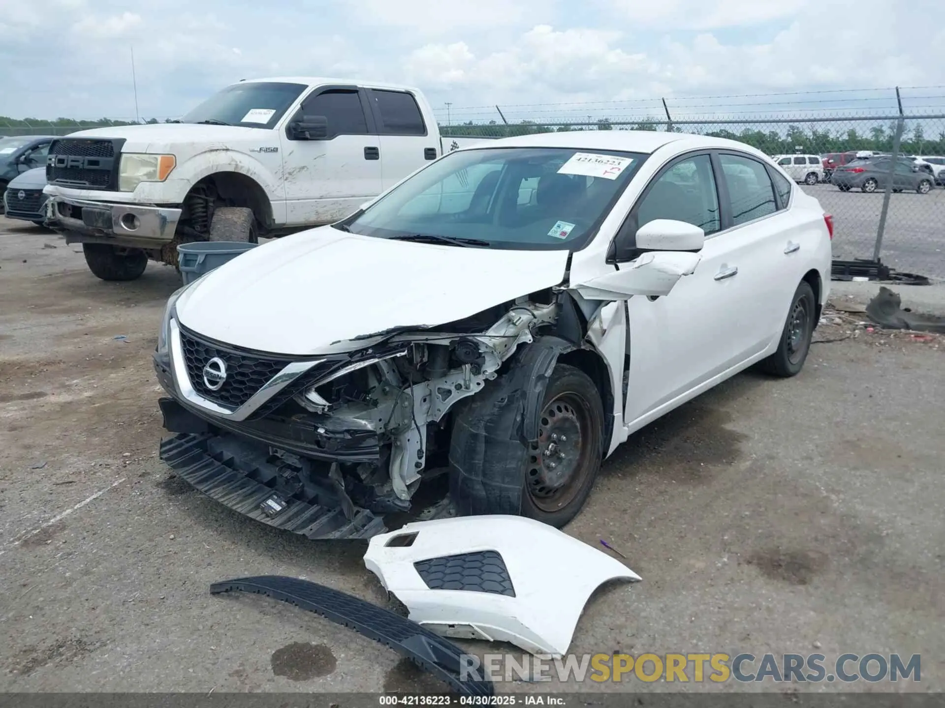 2 fotografías del automóvil dañado 3N1AB7AP6KY335665 NISSAN SENTRA 2019