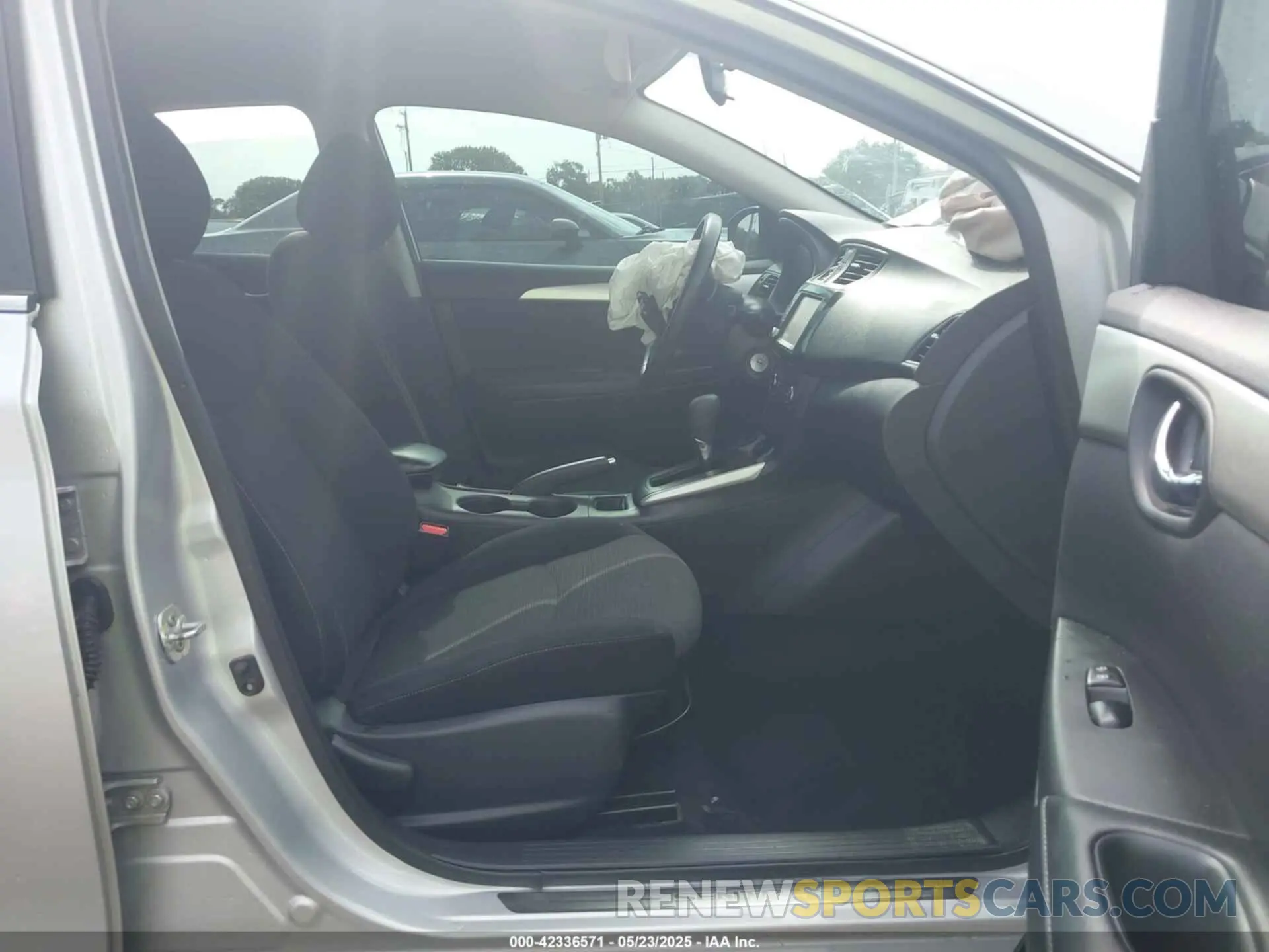 5 fotografías del automóvil dañado 3N1AB7AP6KY410459 NISSAN SENTRA 2019