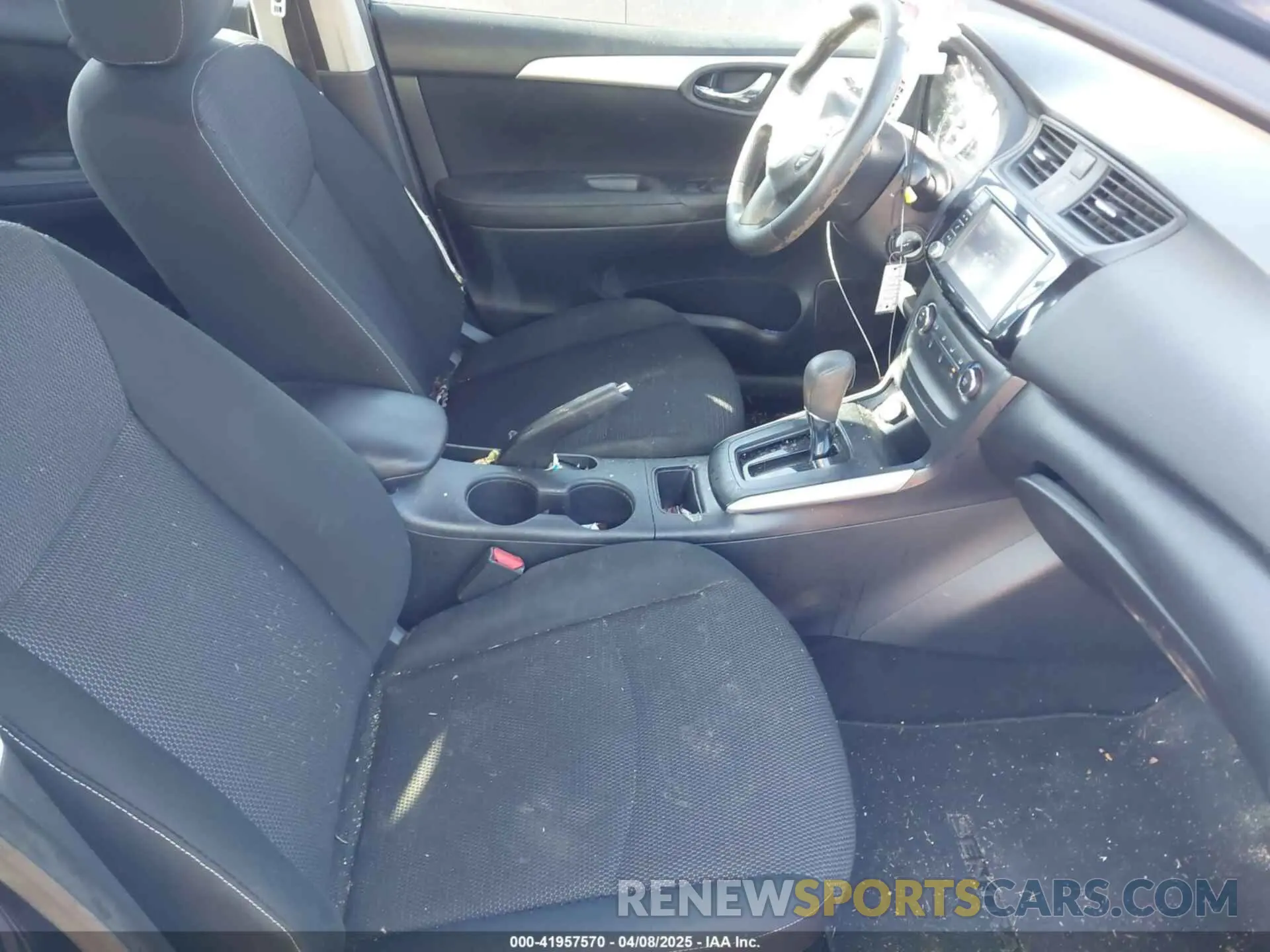 5 fotografías del automóvil dañado 3N1AB7AP6KY415645 NISSAN SENTRA 2019