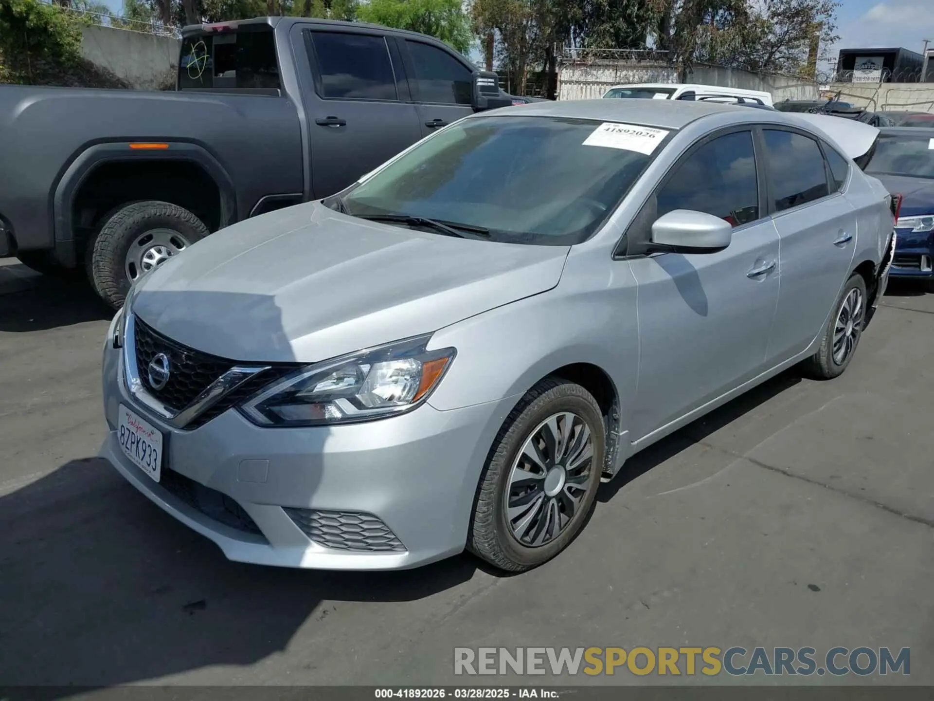 2 fotografías del automóvil dañado 3N1AB7AP6KY432493 NISSAN SENTRA 2019