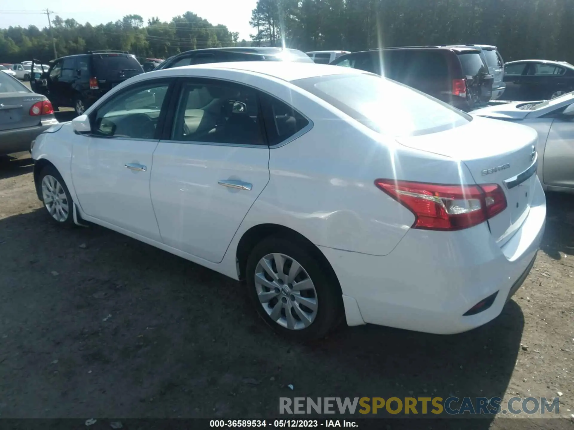 3 fotografías del automóvil dañado 3N1AB7AP7KY221674 NISSAN SENTRA 2019