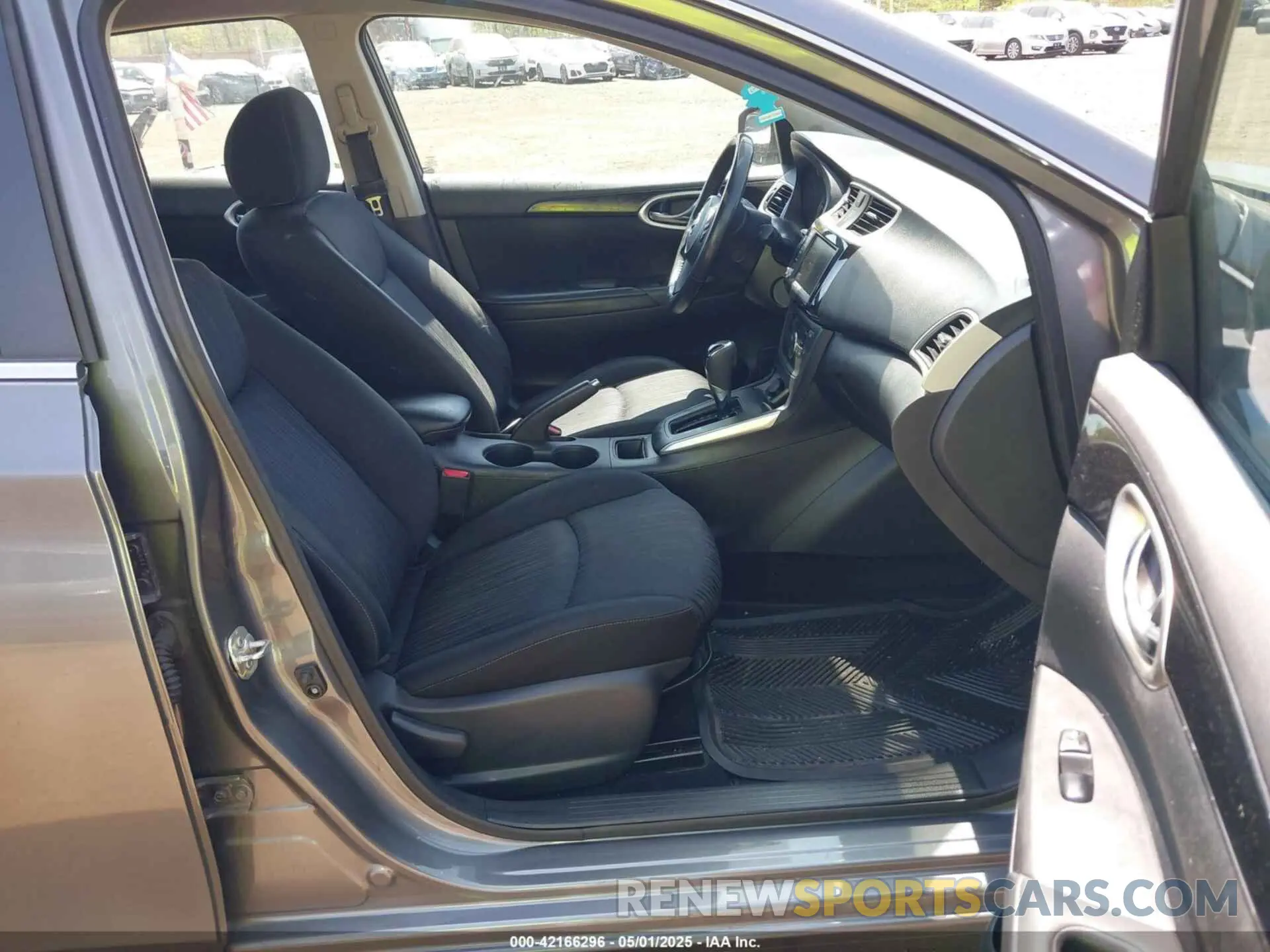 5 fotografías del automóvil dañado 3N1AB7AP7KY255226 NISSAN SENTRA 2019