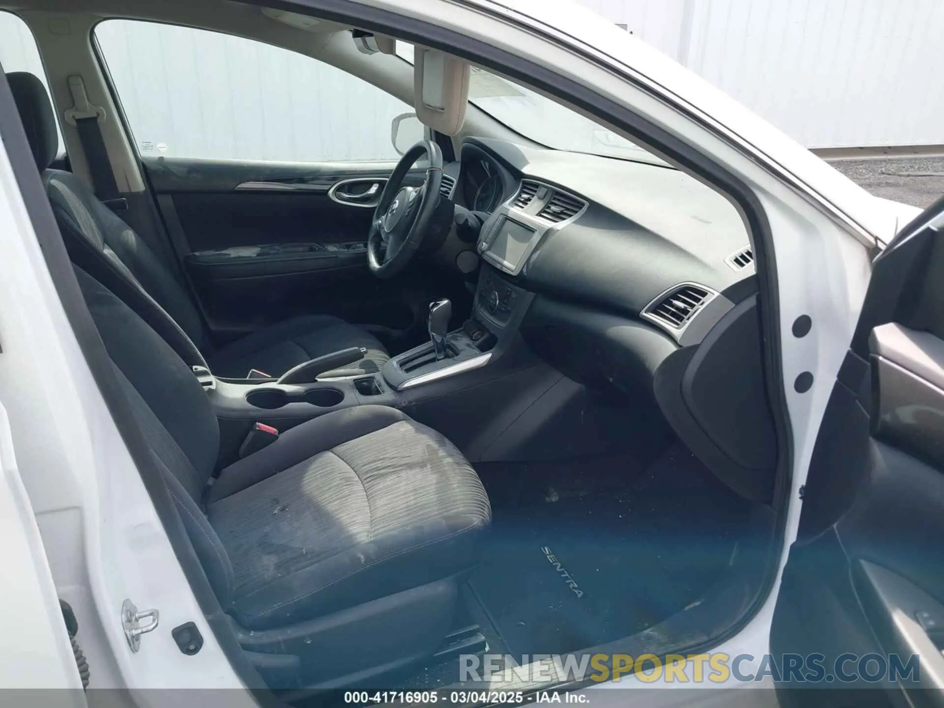 5 fotografías del automóvil dañado 3N1AB7AP7KY261205 NISSAN SENTRA 2019