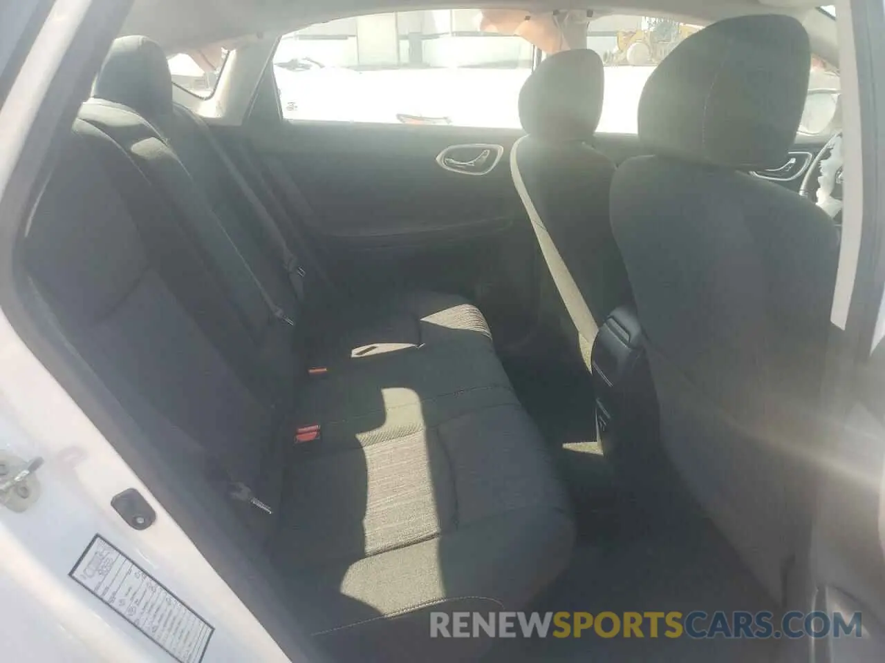 10 fotografías del automóvil dañado 3N1AB7AP7KY276741 NISSAN SENTRA 2019