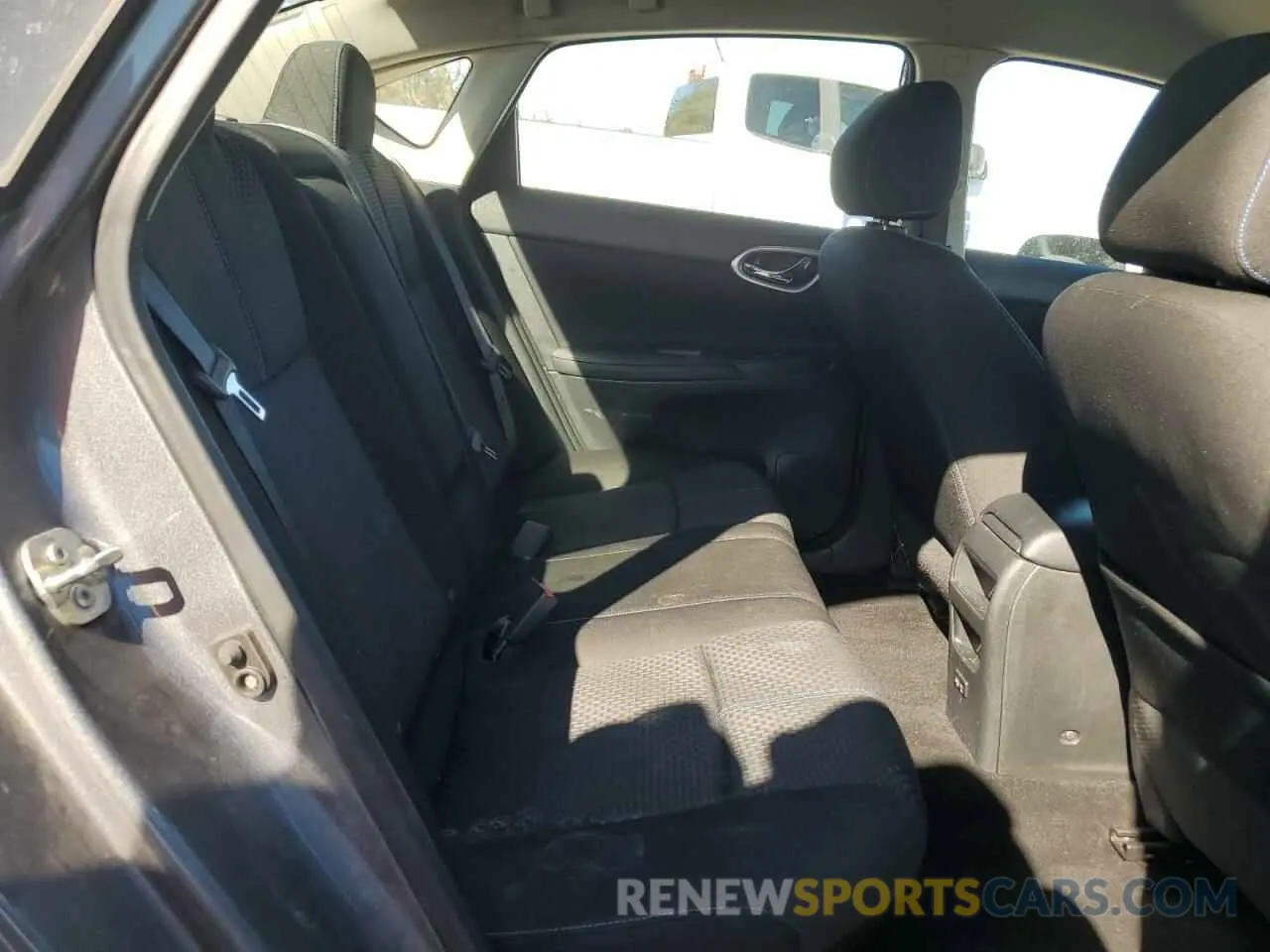 10 fotografías del automóvil dañado 3N1AB7AP7KY280496 NISSAN SENTRA 2019