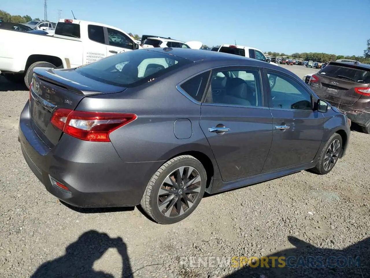 3 fotografías del automóvil dañado 3N1AB7AP7KY280496 NISSAN SENTRA 2019