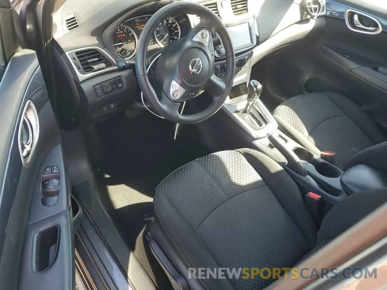 8 fotografías del automóvil dañado 3N1AB7AP7KY280496 NISSAN SENTRA 2019