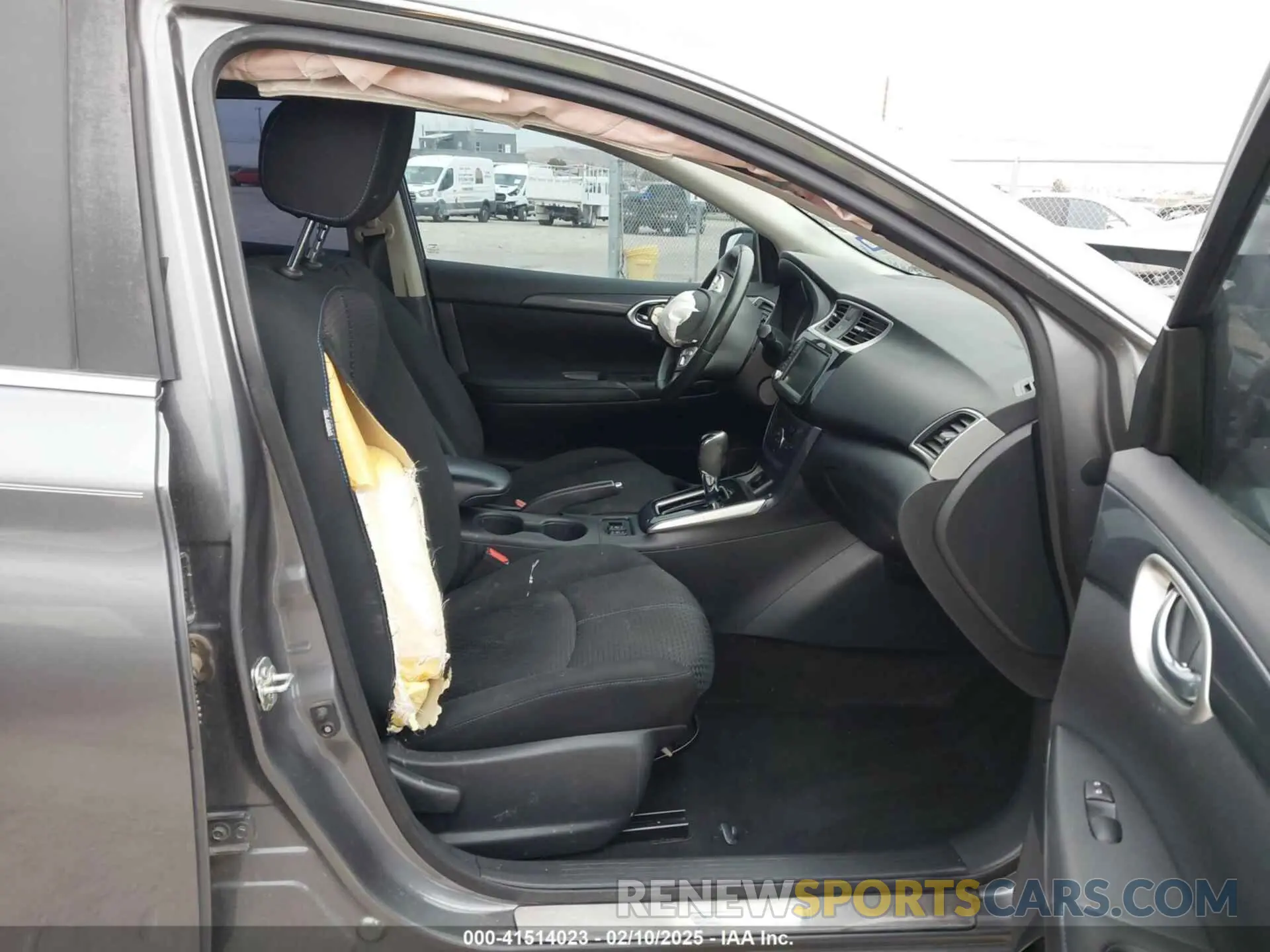 5 fotografías del automóvil dañado 3N1AB7AP7KY396877 NISSAN SENTRA 2019