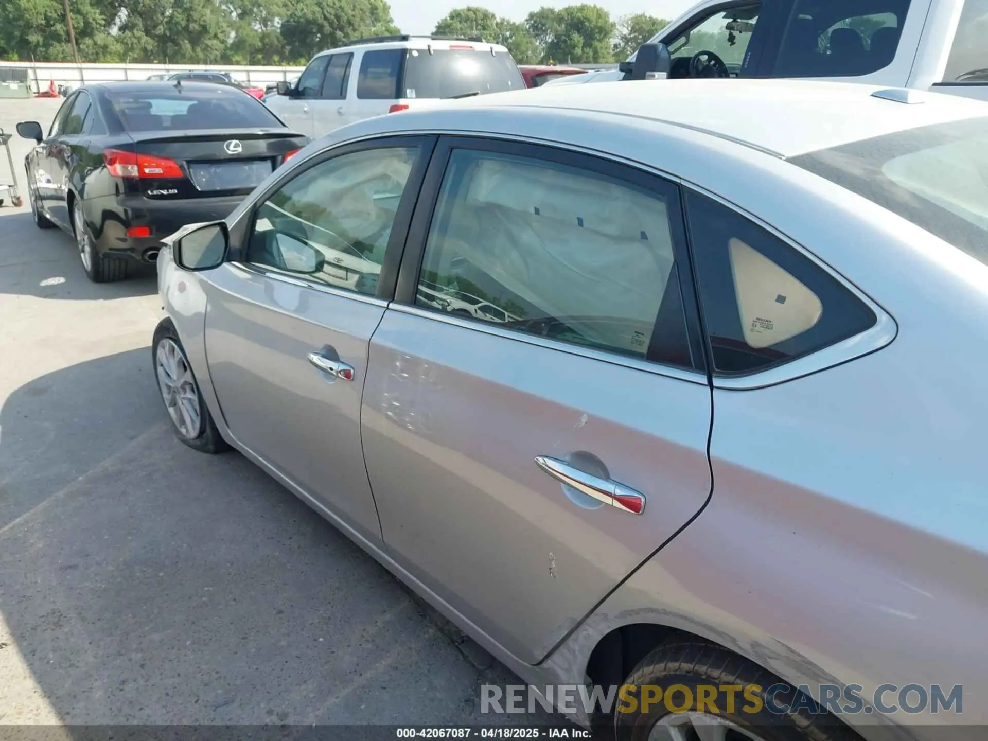 14 fotografías del automóvil dañado 3N1AB7AP7KY416478 NISSAN SENTRA 2019