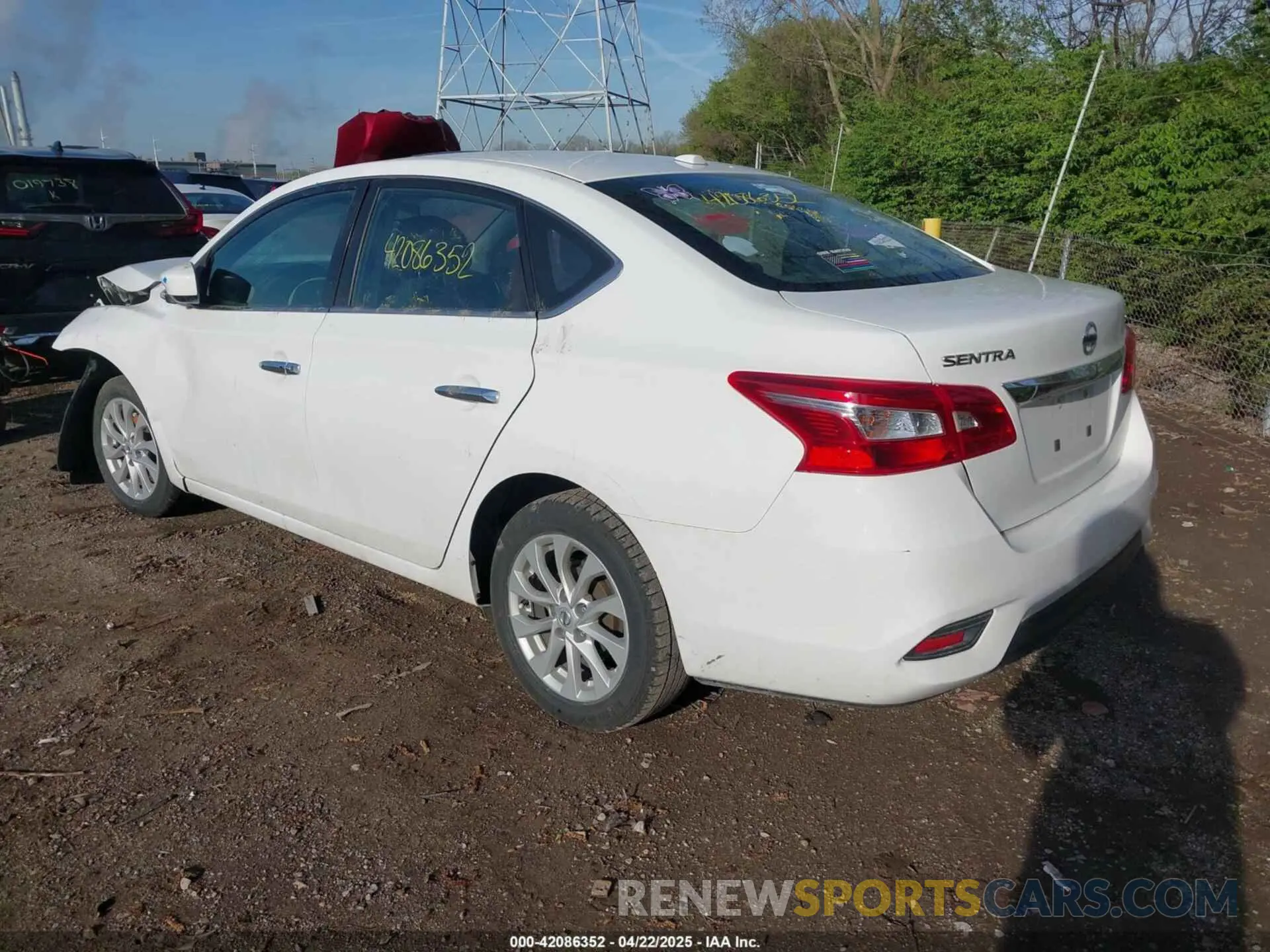3 fotografías del automóvil dañado 3N1AB7AP7KY431188 NISSAN SENTRA 2019